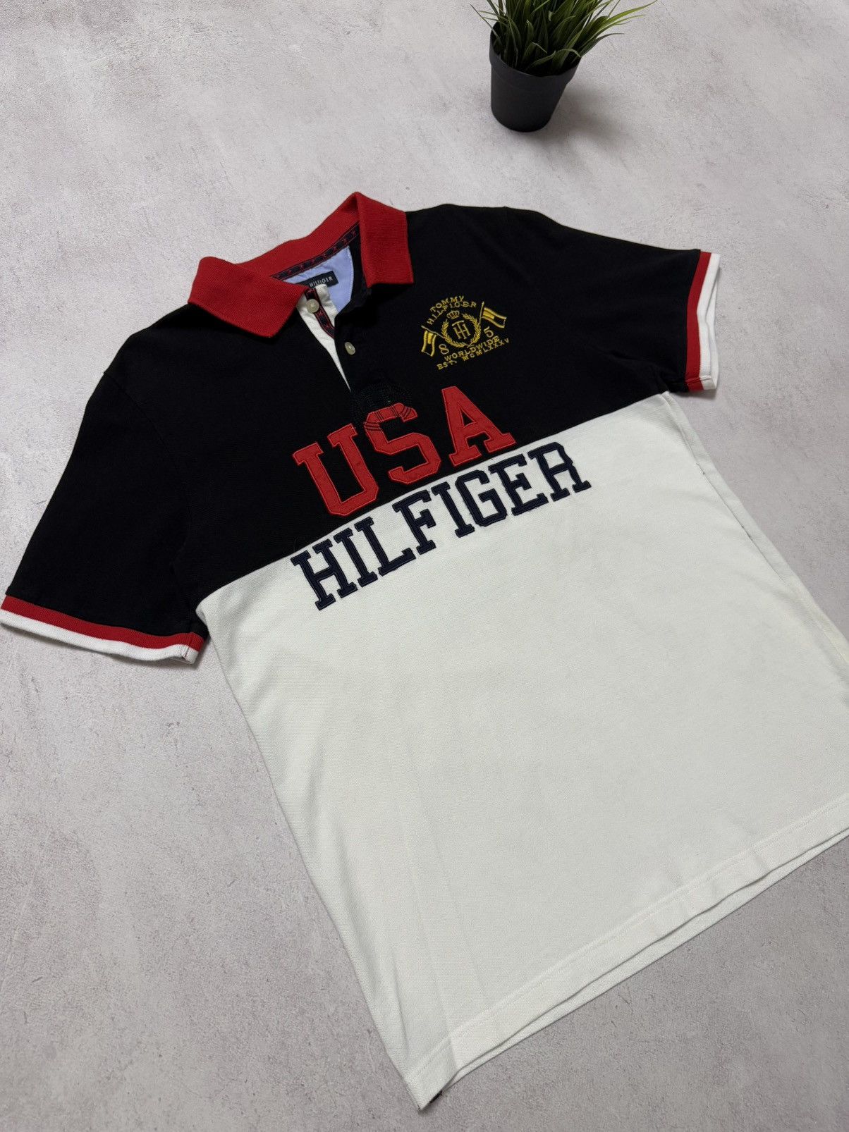 Tommy Hilfiger × Vintage Vintage Tommy Hilfiger Polo USA Flag T Shirt Big Logo 90s Size US XL / EU 56 / 4 - 2 Thumbnail