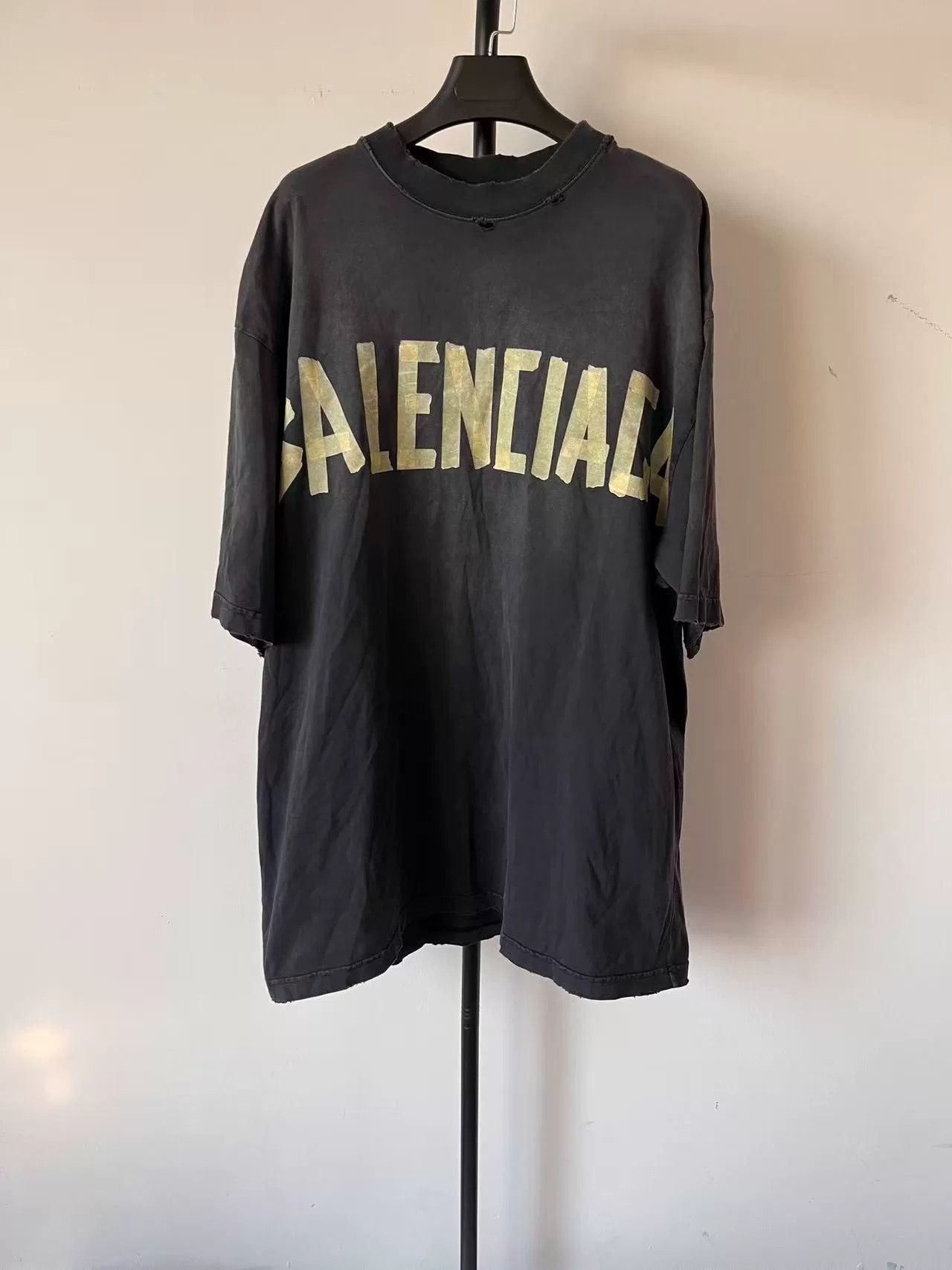 Balenciaga Balenciaga Printed Loose Short Sleeve T-Shirt Size US L / EU 52-54 / 3 - 1 Thumbnail