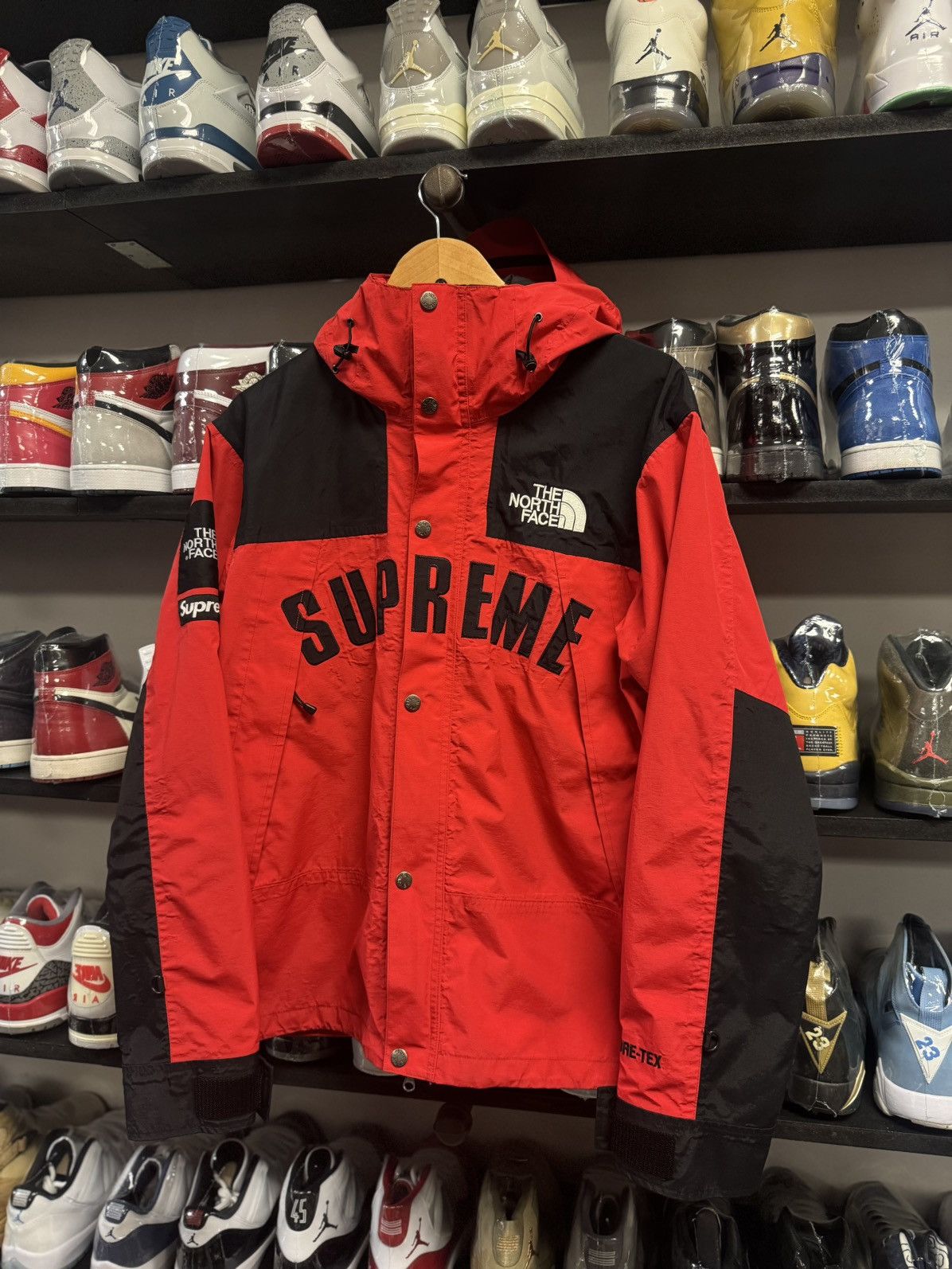 The North Face North face supreme tnf large winter jacket pre owned Size US L / EU 52-54 / 3 - 1 Thumbnail