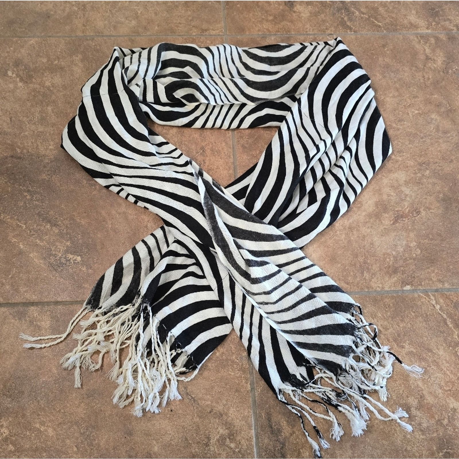 Other White Black Detailed Illusion Scarf Size ONE SIZE - 1 Thumbnail