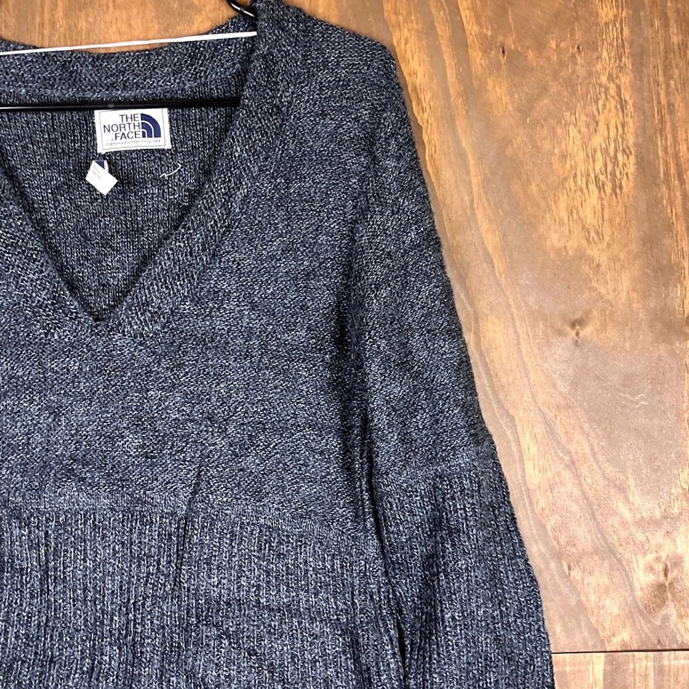 The North Face The North Face Sweater Dress Gray V-Neck Long Sleeve Alpaca Wool M Womens Size M / US 6-8 / IT 42-44 - 5 Thumbnail