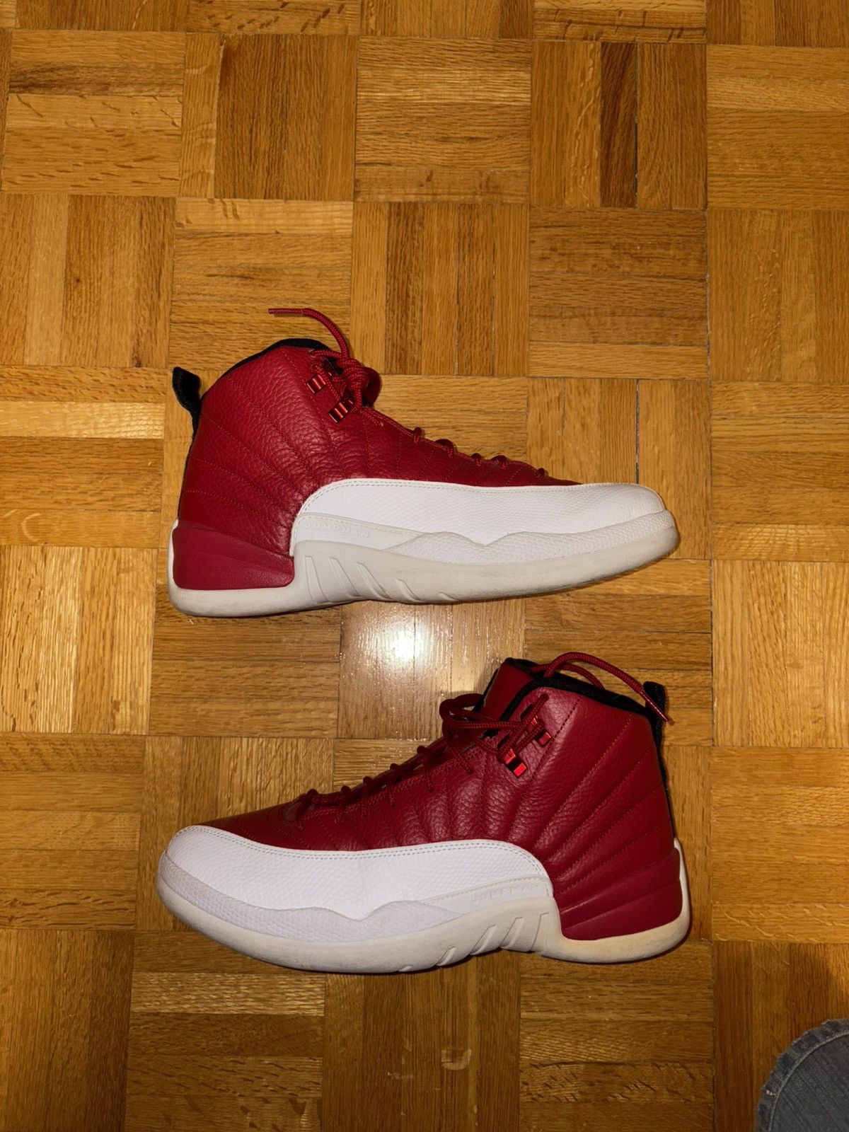 Jordan retro 12 gym red