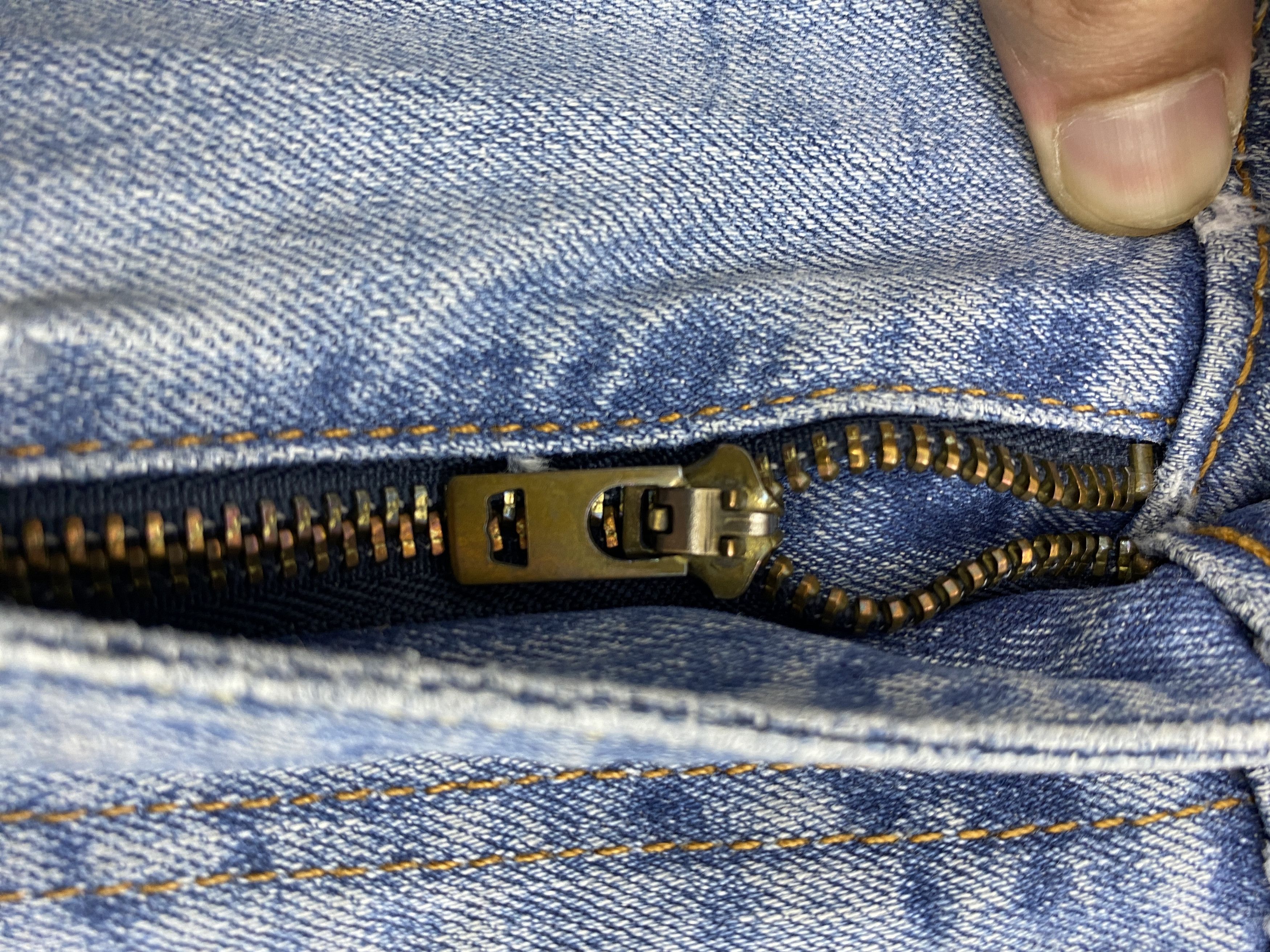 Levi's × Vintage Faded Blue Vintage Levis 514 Distressed Jeans Size US 28 / EU 44 - 10 Thumbnail