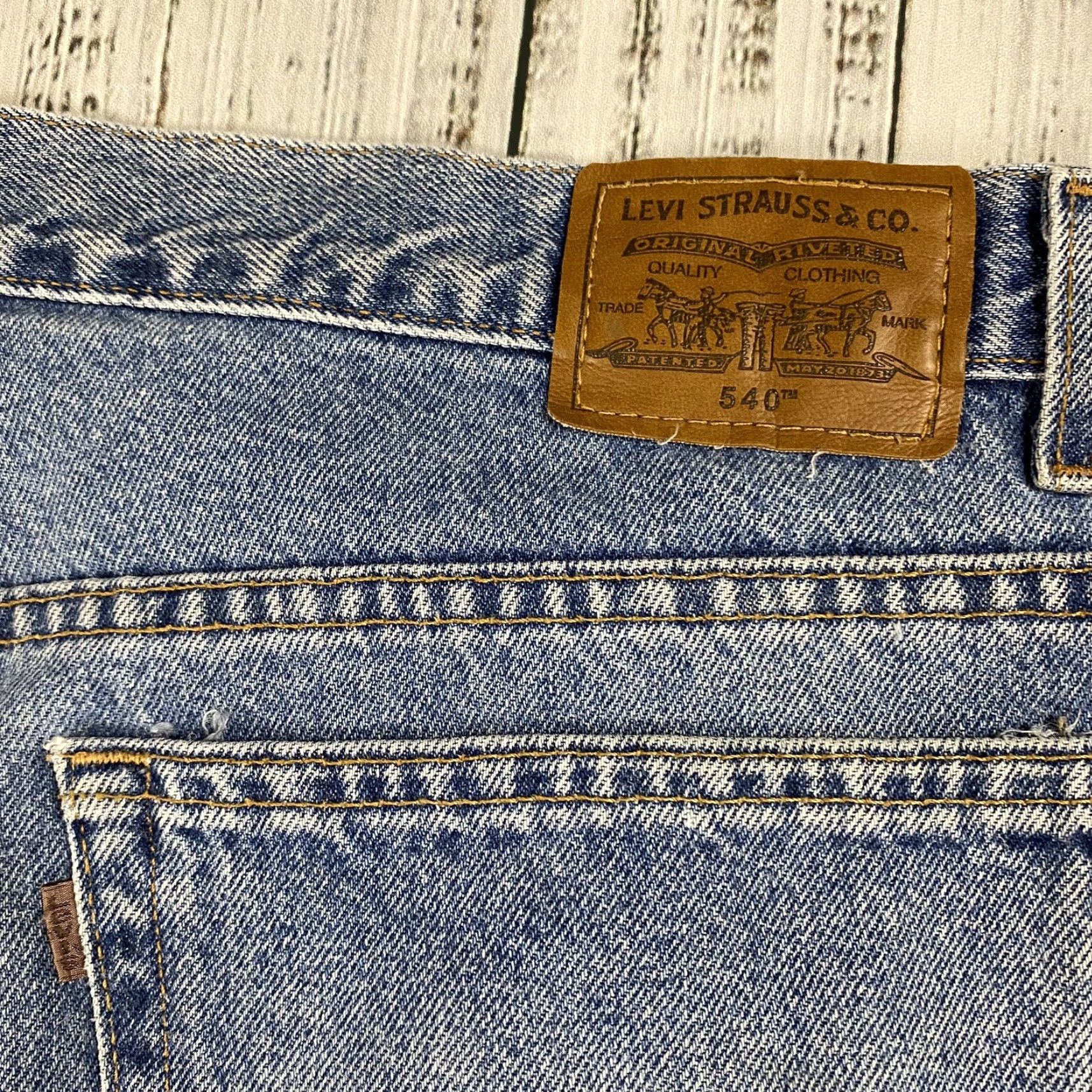 Levi's VINTAGE Levi's 540 Jeans Relaxed Fit 44x32 Blue Light Wash USA Mens Size US 44 / EU 60 - 8 Thumbnail