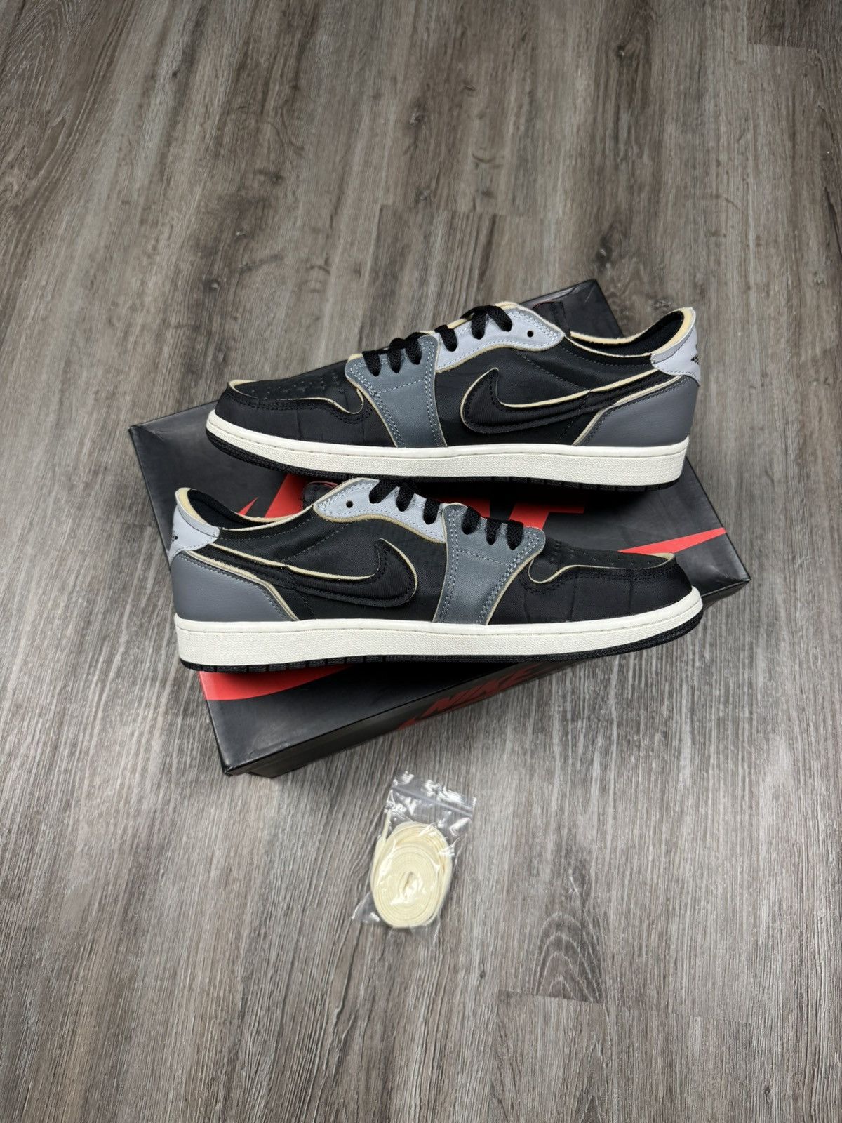 Jordan Brand Jordan 1 Retro Low OG EX Dark Smoke Gray 2022 Size 11 Size US 11 / EU 44 - 3 Thumbnail