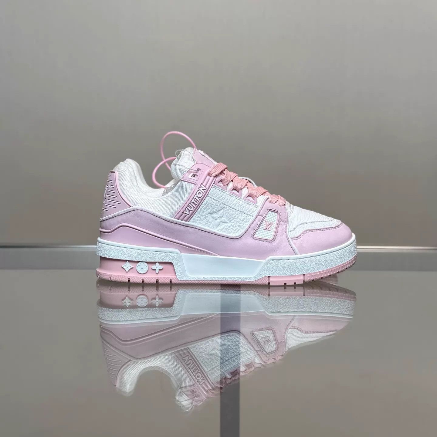 Louis Vuitton LV Trainer 25 women's New Pink/White 36.5 Mint Size US 6 / IT 36 - 3 Thumbnail