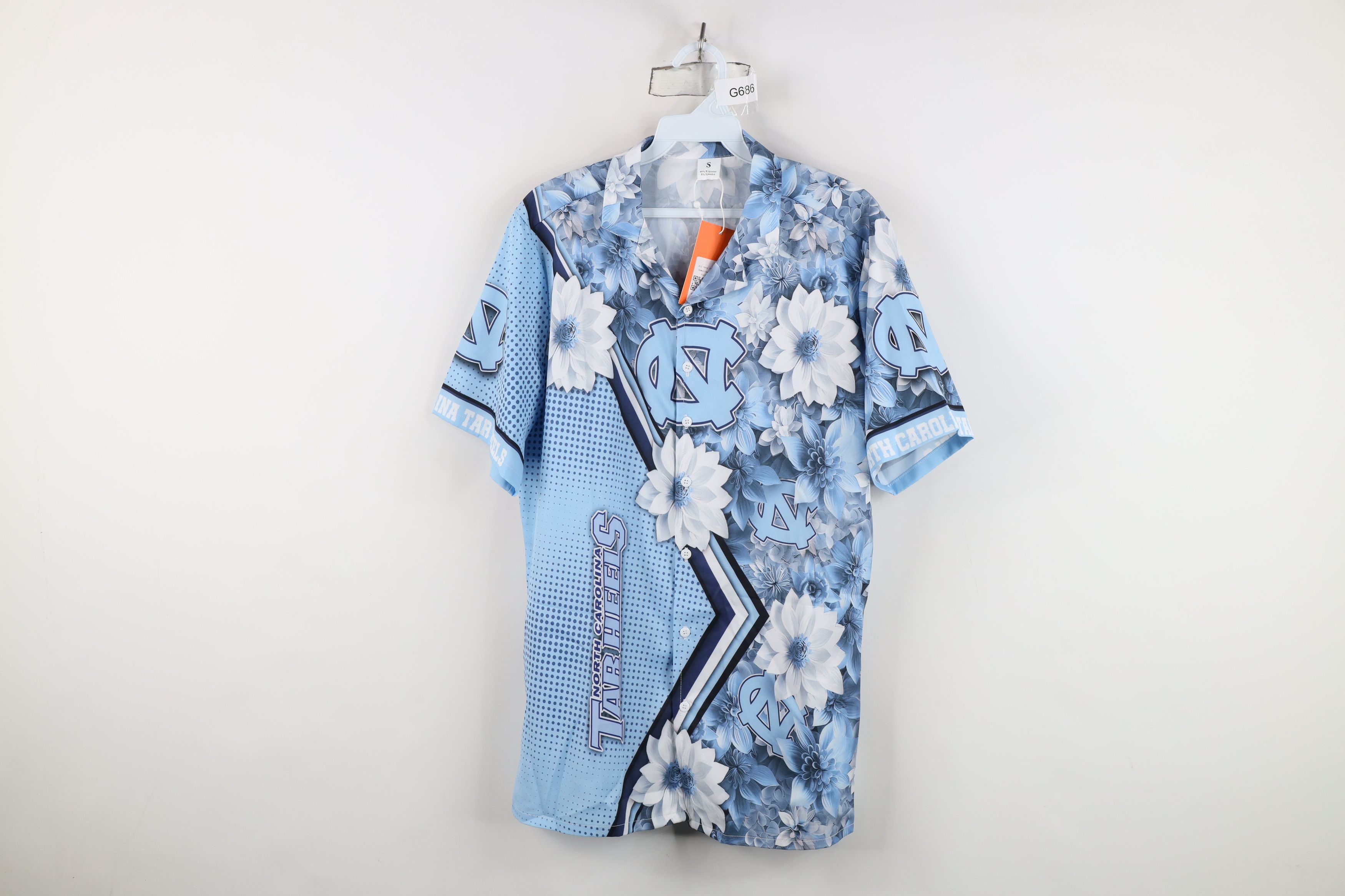 Vintage New Print University of North Carolina Hawaiian Button Shirt Size US S / EU 44-46 / 1 - 1 Thumbnail