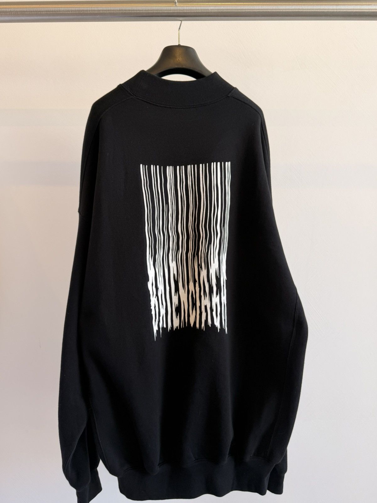 Balenciaga Balenciaga Oversized Logo Barcode Sweater Black Size XS Size US XS / EU 42 / 0 - 8 Thumbnail