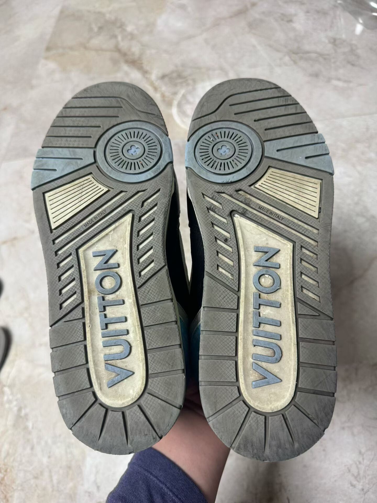 Louis Vuitton louis vuitton trainer black blue athletic shoes Size US 8 / EU 41 - 4 Thumbnail