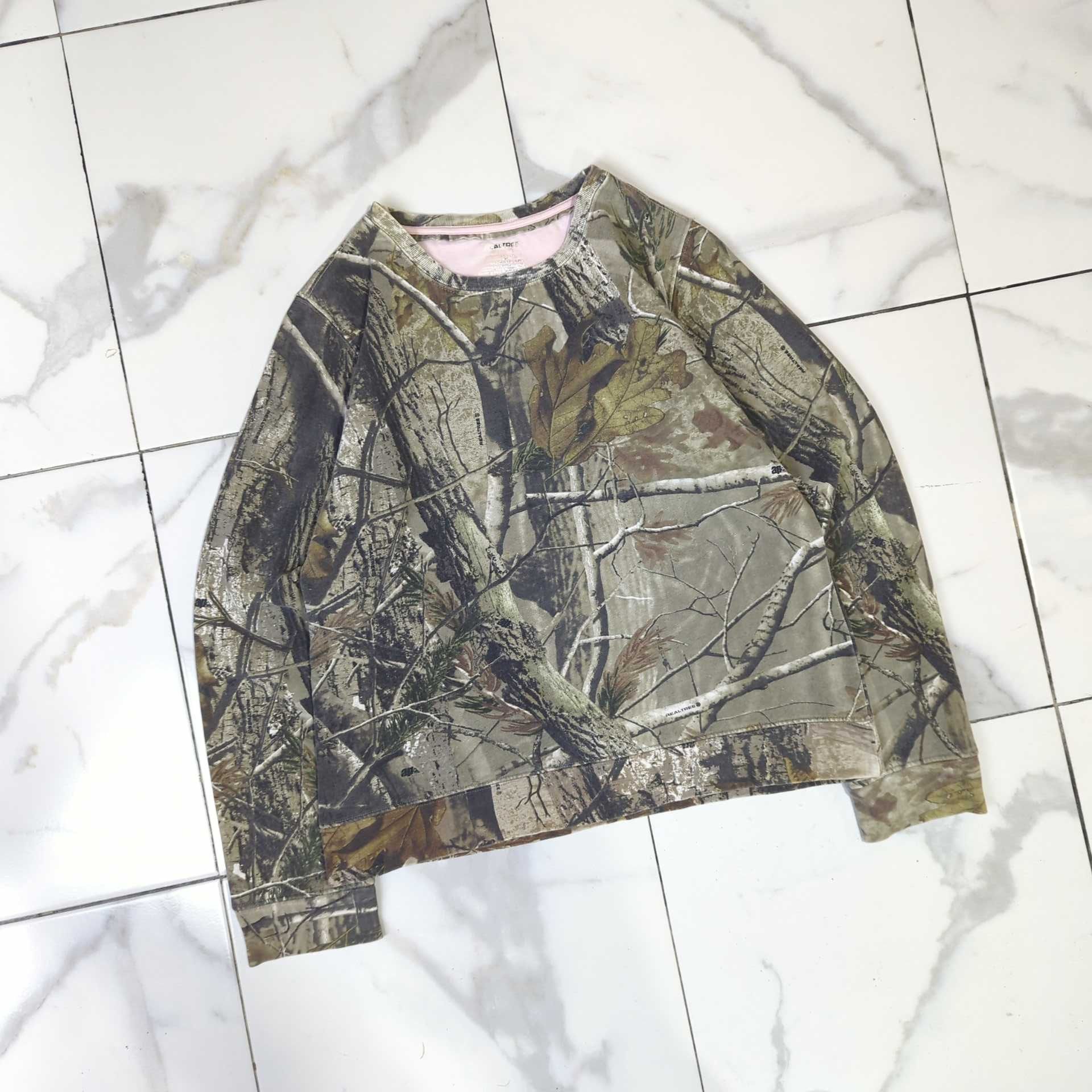 Carhartt × Vintage Crazy Vintage Faded Carhartt Style Realtree Camo Crewneck Size US S / EU 44-46 / 1 - 2 Thumbnail