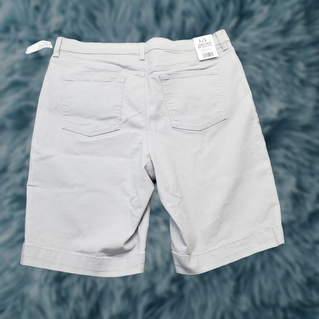 Gloria Vanderbilt Gloria Vanderbilt Amanda Bermuda Shorts Womens 18 Gray Stretch Slimming Panel Bermuda Shorts Womens 18 Gray Stretch Slimming Panel Size 40" / US 18 - 1 Thumbnail