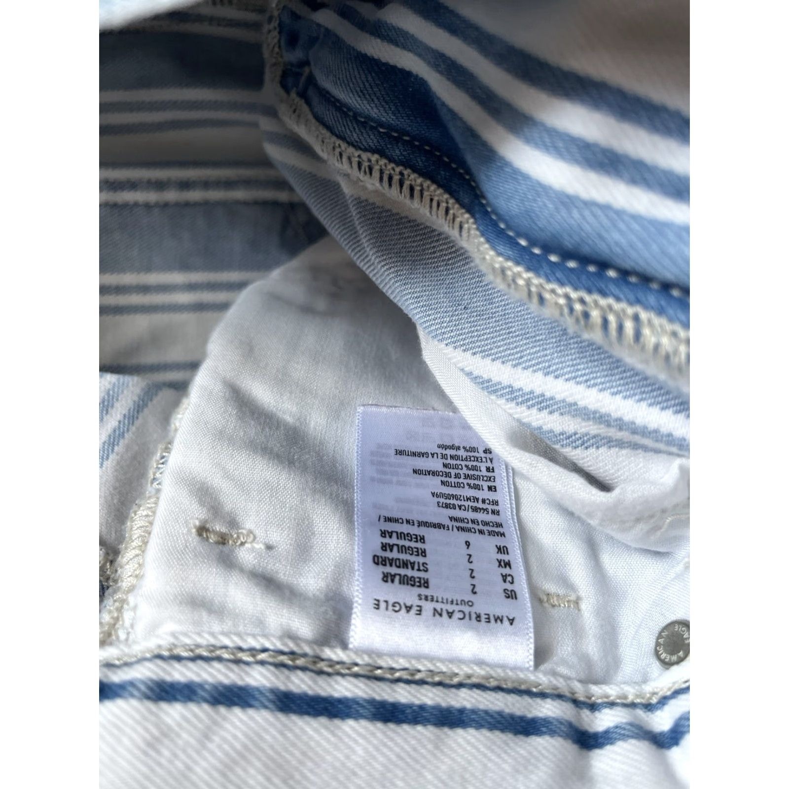 American Eagle Outfitters American Eagle Mom Jeans High Rise Pin Stripe Womens Sz 2 Light Wash 100% Cotton Jeans Vintage No Size 26" / US 2 / IT 38 - 7 Thumbnail