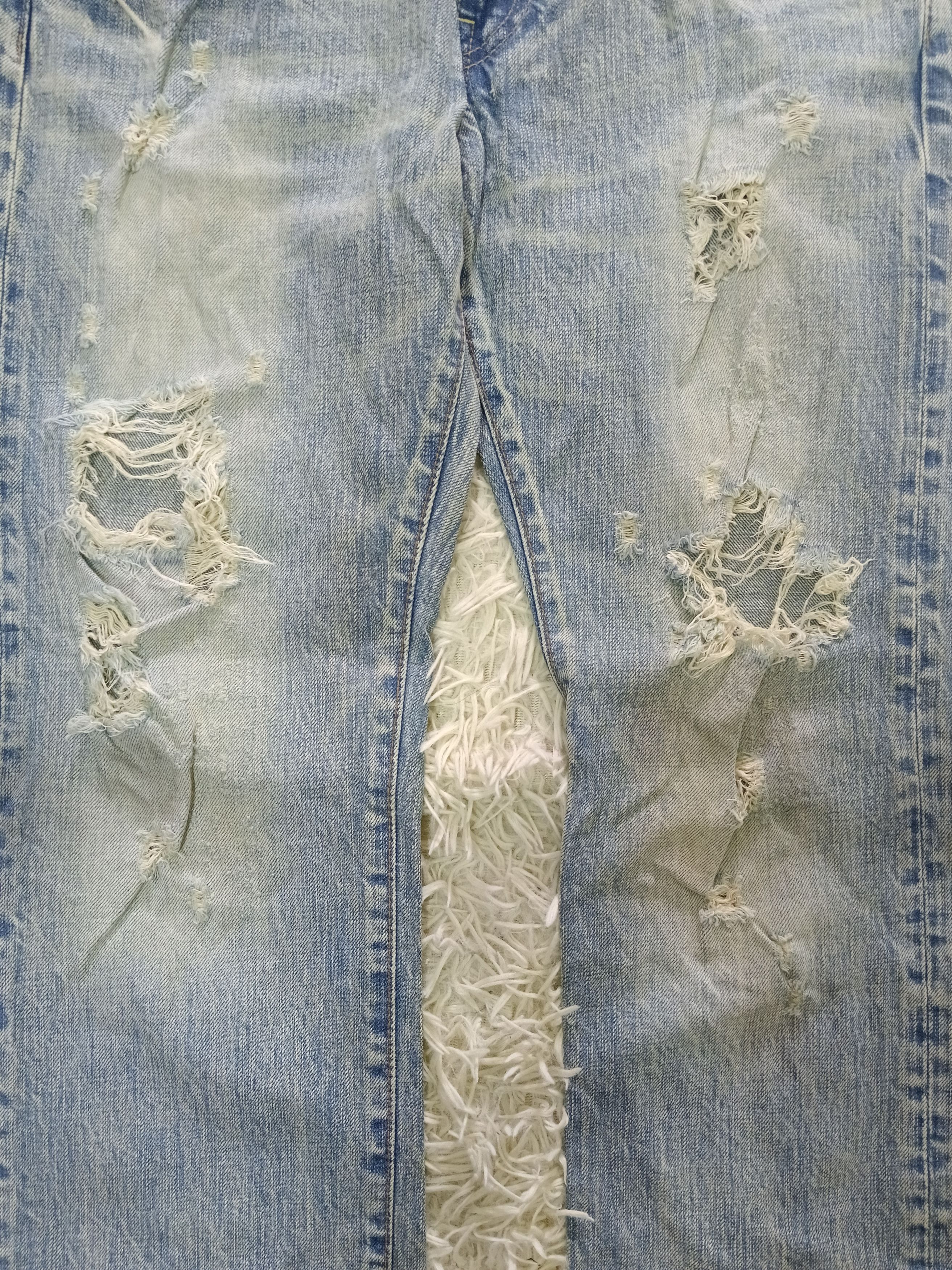 Japanese Brand DiSTRESSED RIPED RIVET&BLUE DENIM PANTS Size US 30 / EU 46 - 5 Thumbnail