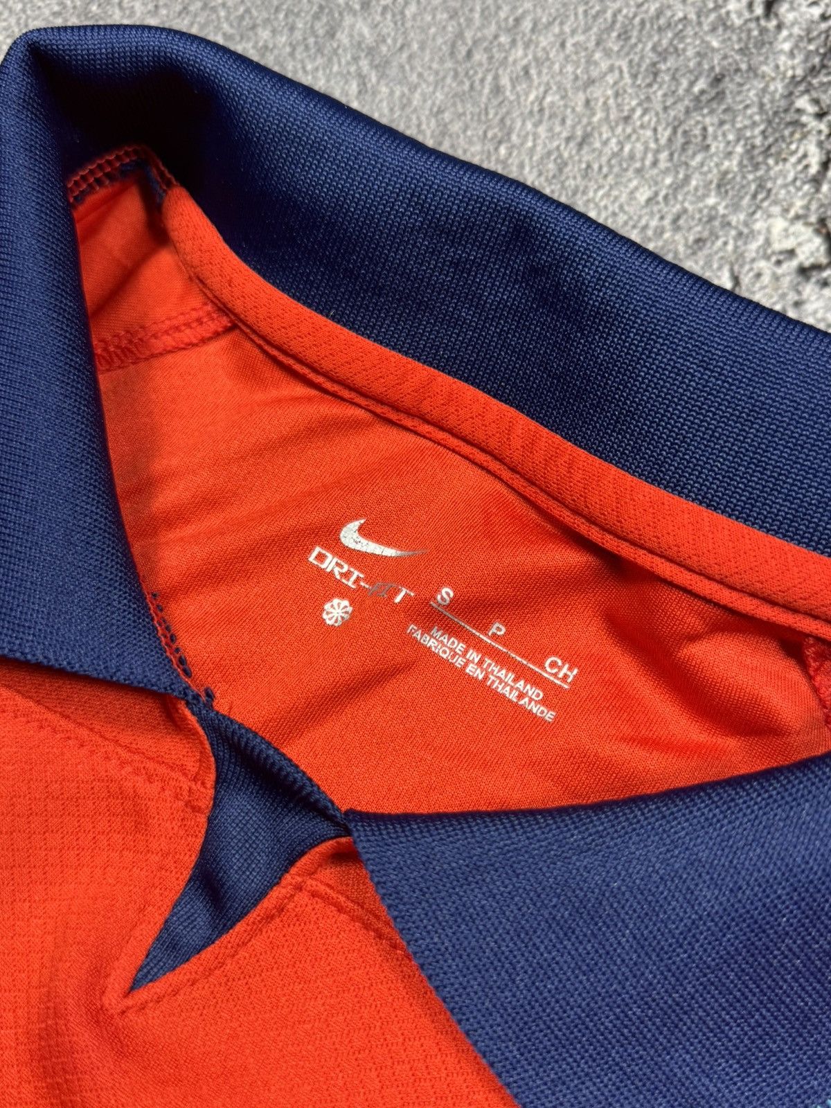 Nike Nike England 2022/23 Away Jersey — Vibrant Crimson Size US S / EU 44-46 / 1 - 3 Thumbnail