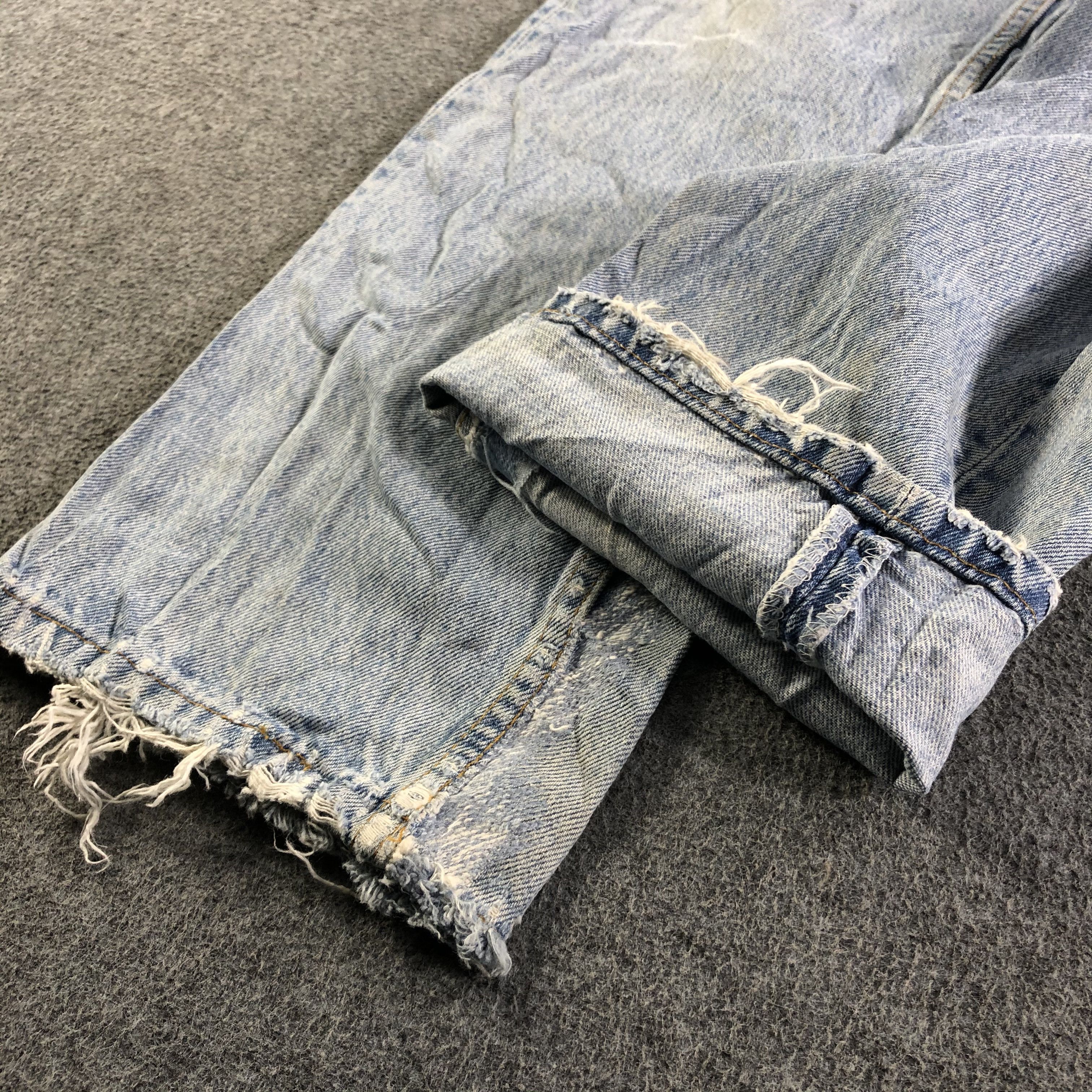 Levi's 90s Vintage Light Wash Levis 501 Jeans-J3918 Size US 30 / EU 46 - 6 Thumbnail