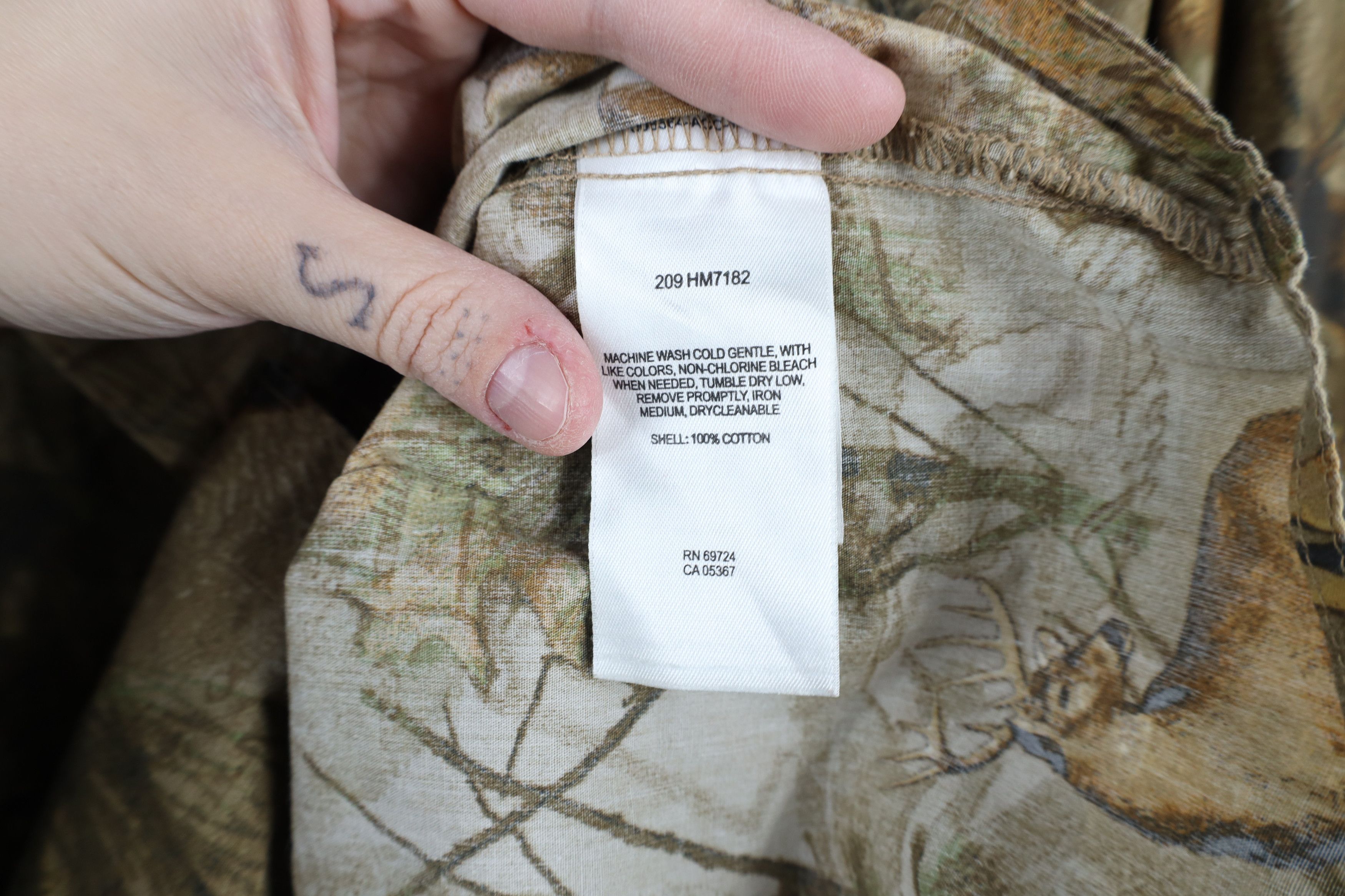 Columbia × Vintage Vintage Columbia Over Print Whitetail Deer Buck Button Shirt Size US M / EU 48-50 / 2 - 10 Thumbnail