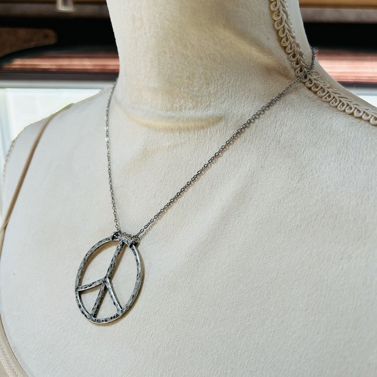 Handmade Handcrafted large hammered groovy peace sign necklace Size ONE SIZE - 3 Thumbnail