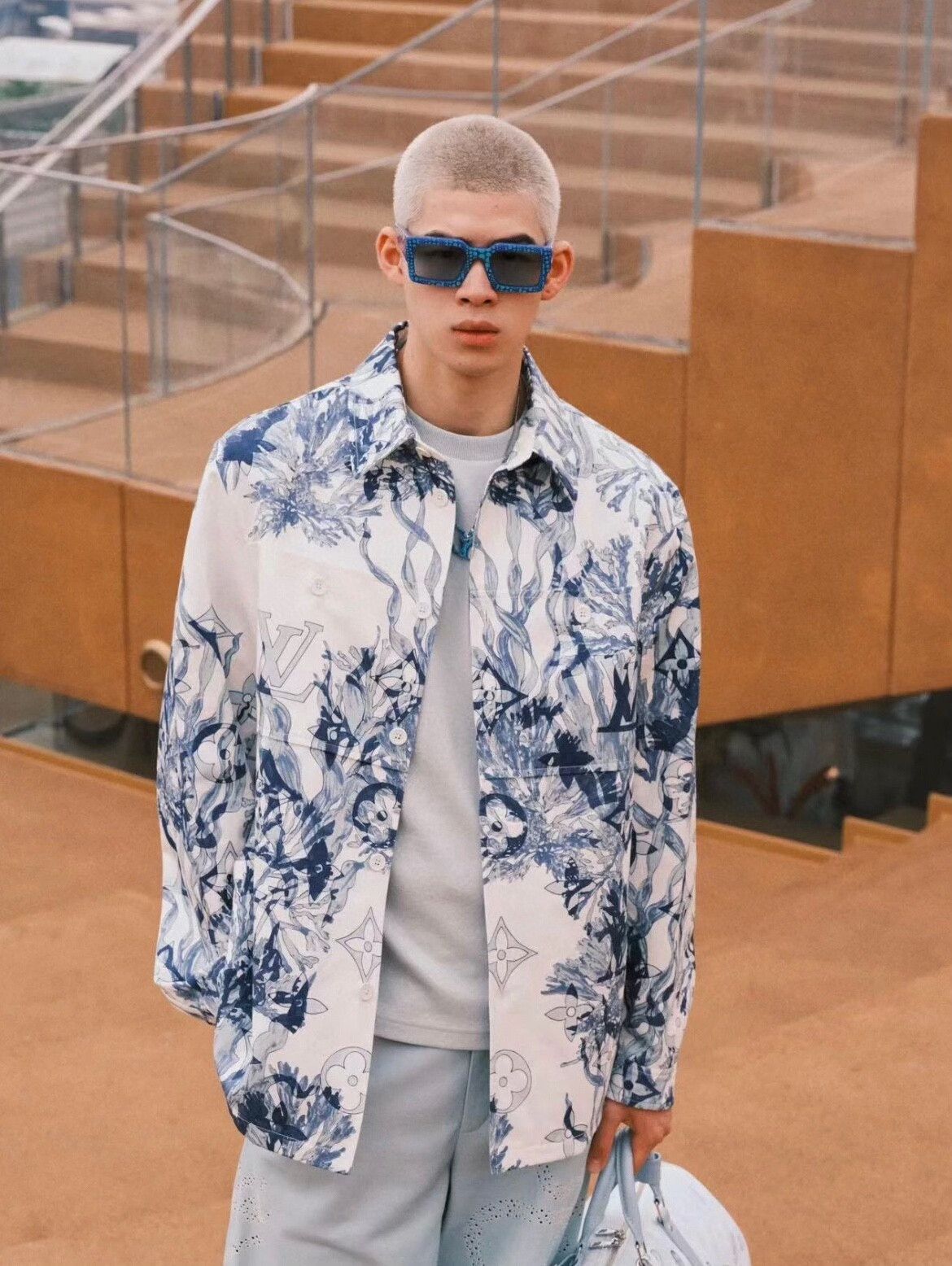 Louis Vuitton blue floral printed jacket size M Size US M / EU 48-50 / 2 - 9 Thumbnail