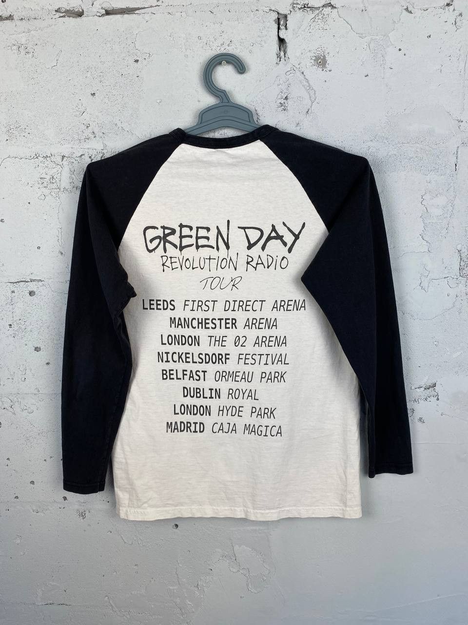 Band Tees × Vintage Vintage Y2K Green Day Revolution Radio Tour Band Tee Size US M / EU 48-50 / 2 - 5 Thumbnail