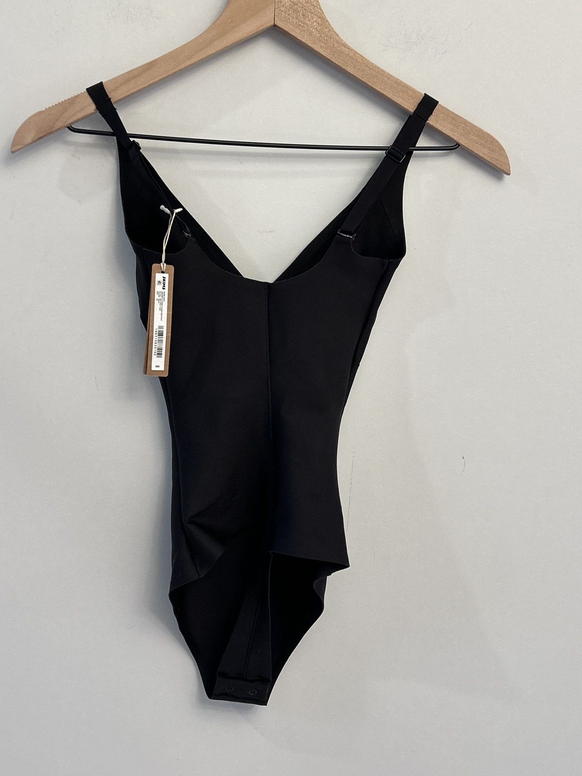 SKIMS NWT Skims Body Unlined Plunge Thong Bodysuit Onyx XS Size XS / US 0-2 / IT 36-38 - 3 Thumbnail