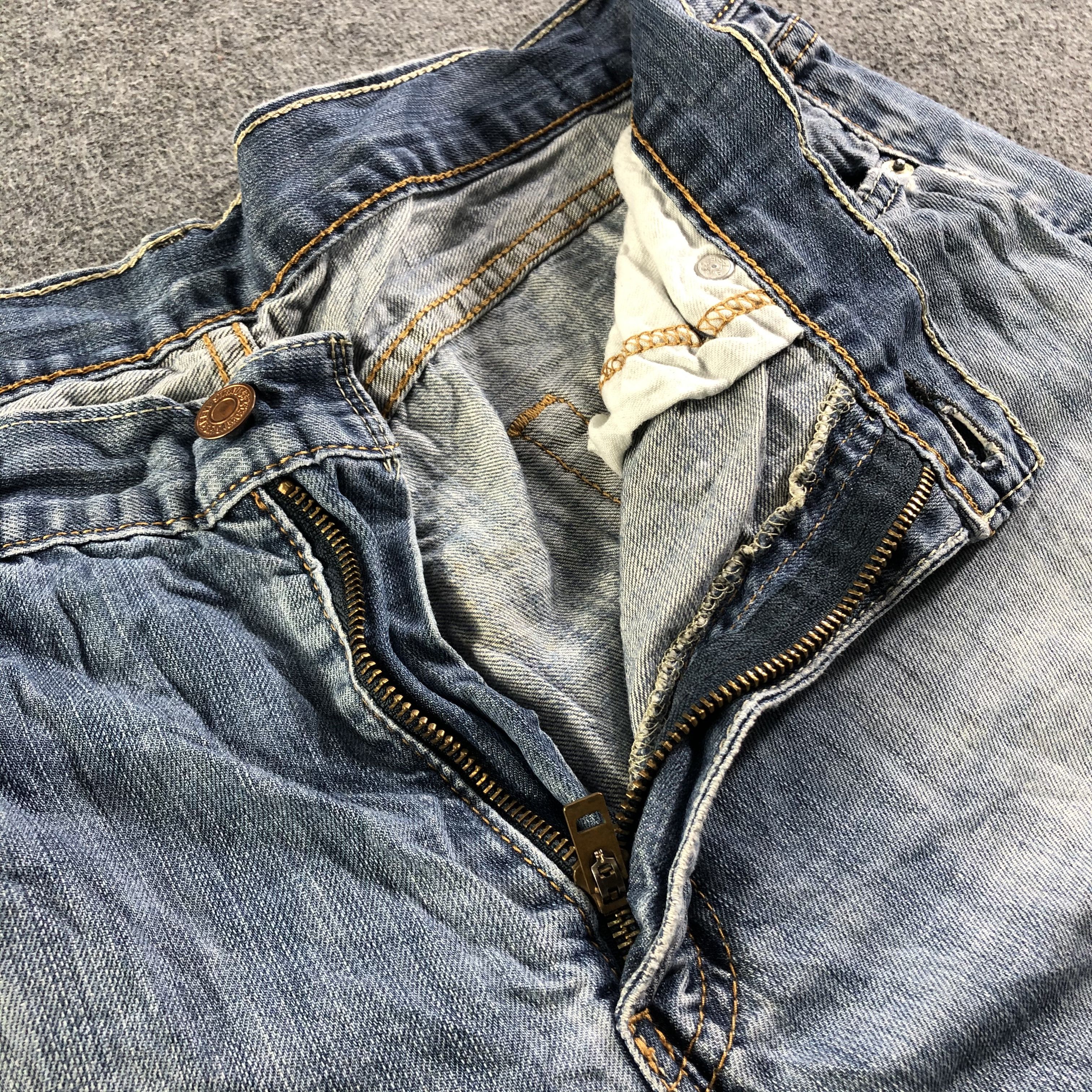 Levi's Vintage Faded Blue Levis 514 Jeans-J3277 Size US 37 - 8 Thumbnail