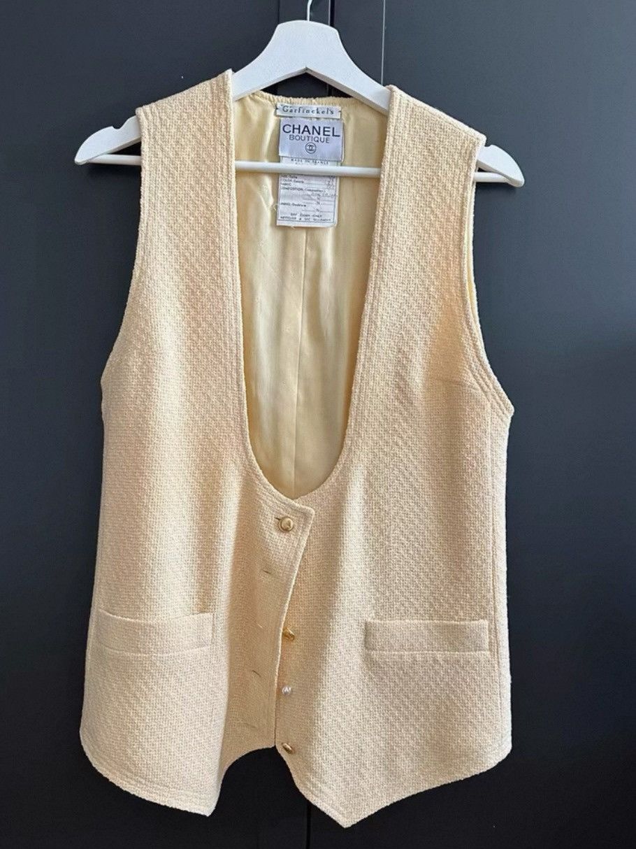 Chanel Vintage 1989 Chanel Wool Vest with Pearl & Gold Buttons Size S / US 4 / IT 40 - 1 Thumbnail