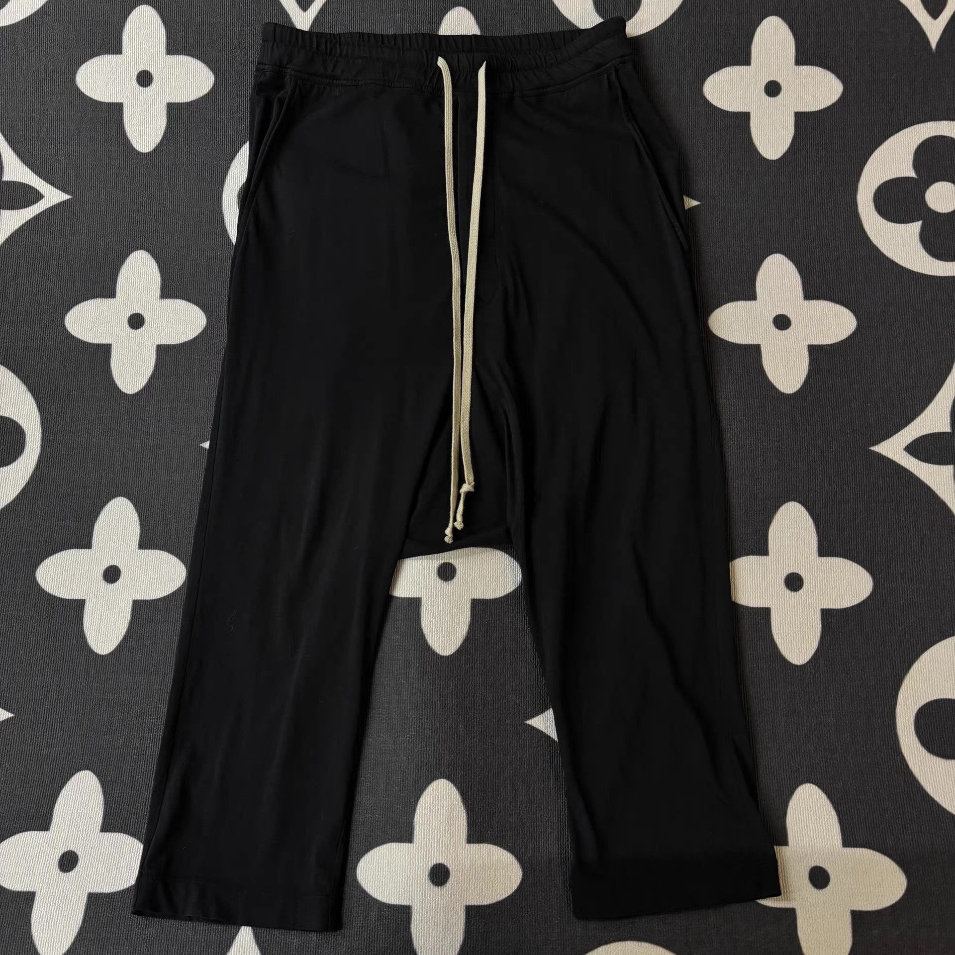 Rick Owens Rick Owens Black Oversized Cargo Pants Q10 Size US 32 / EU 48 - 1 Thumbnail