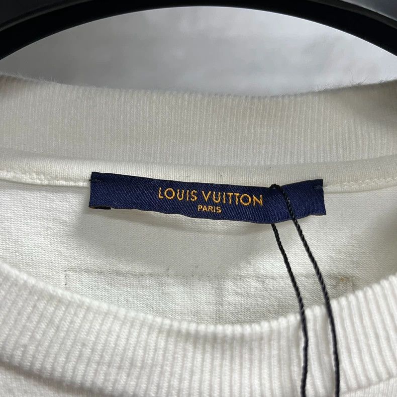 Louis Vuitton louis vuitton White Solid Letter Graffiti Embroidered Short Size US M / EU 48-50 / 2 - 3 Thumbnail
