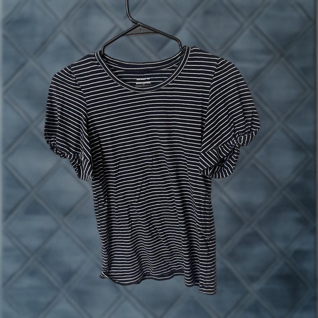 Banana Republic VINTAGE Banana Republic Womens Shirt XS Blue Striped Short Sleeve Scoop Neck Pullover Logo Lightweight Jersey Cotton Blend Regular Women Size 26" / US 2 / IT 38 - 1 Thumbnail