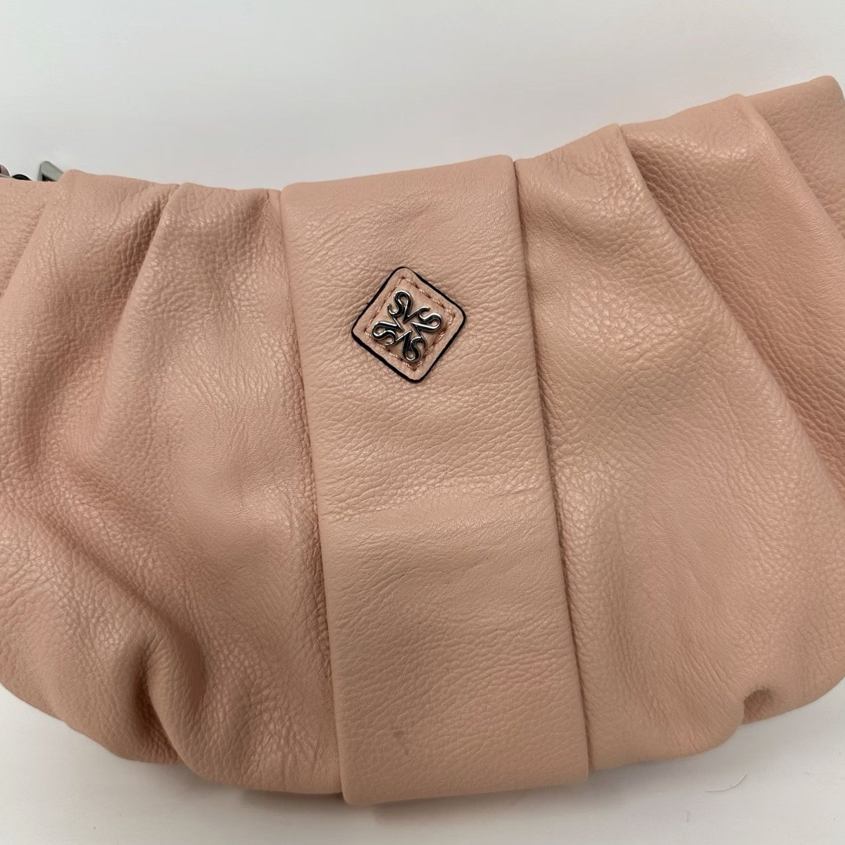 Vintage Vera Wang Simply Vera Wang Clutch Wristlet Pink Gray Made Bag Womens Small Faux Leather Zip Wrist Strap Pebbled Lightweight Pattern: Solid Size ONE SIZE - 2 Thumbnail