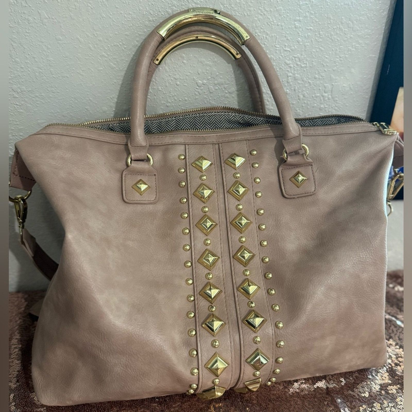 Steve Madden STEVE MADDEN🌟 Mauve with Gold Studs, Oversized Shoulder Bag Size ONE SIZE - 2 Thumbnail
