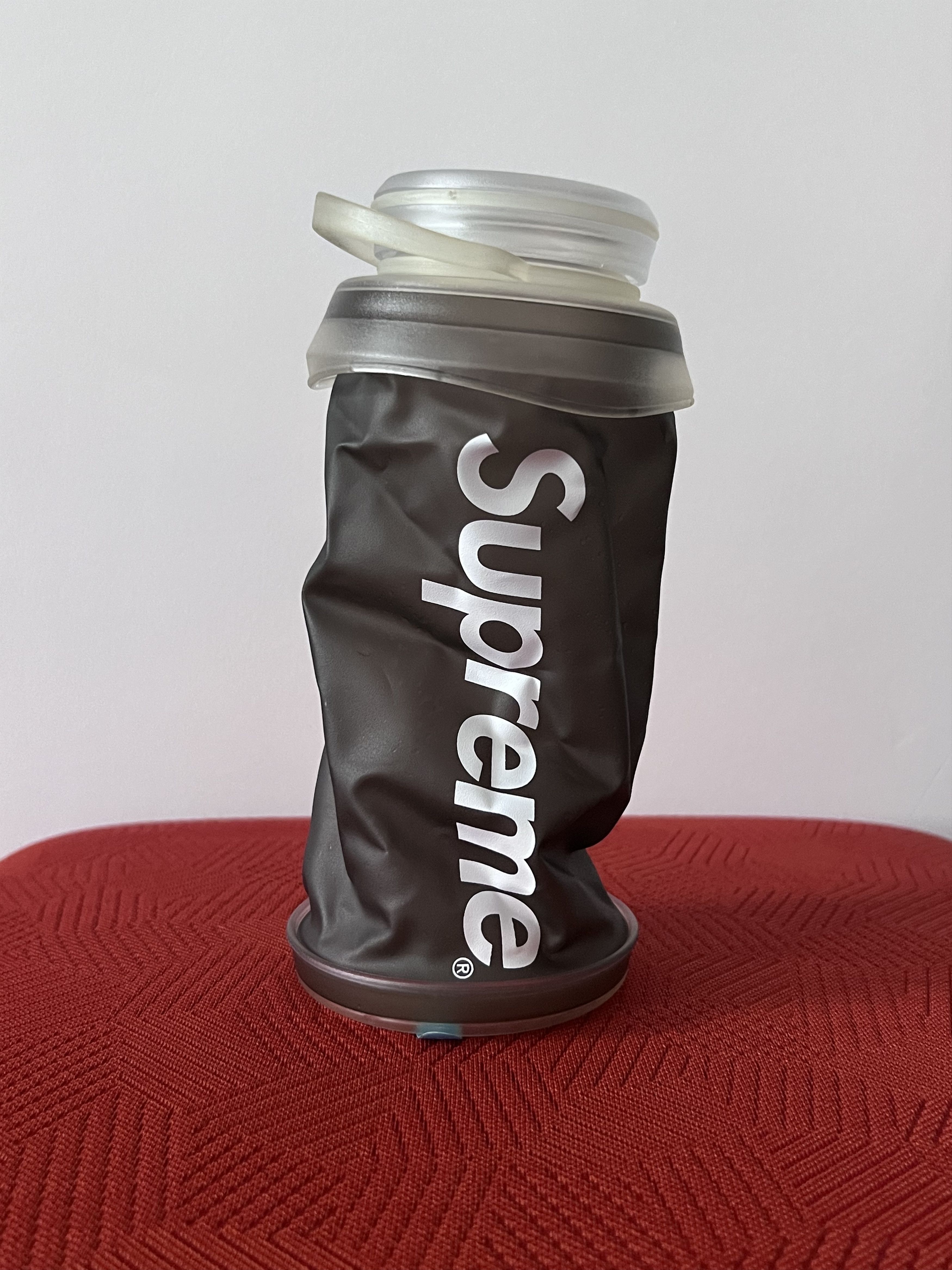 新品未開封 20FW Supreme HydraPak Stash Bottle Supreme HydraPak Stash™ 1.0L Bottle (FW20) - $38