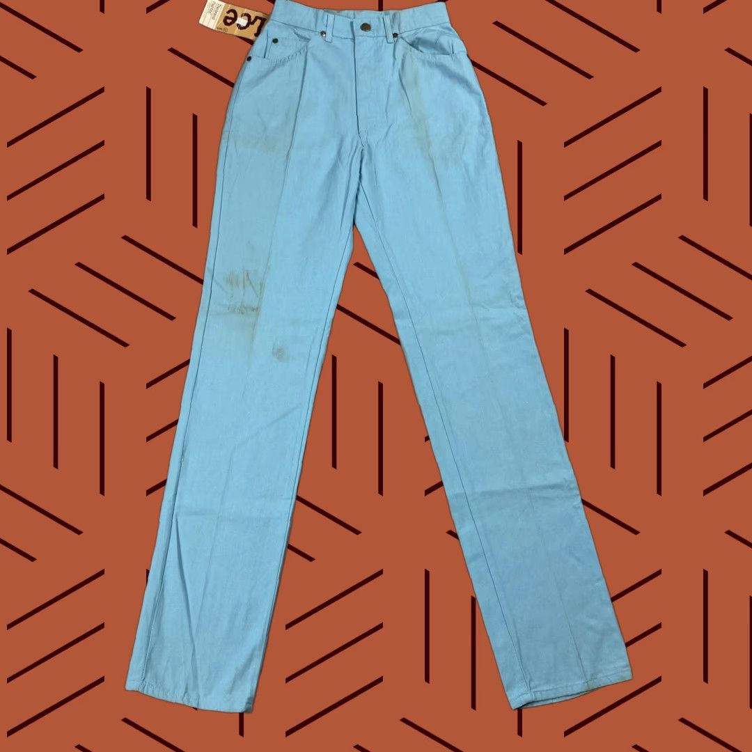 Lee VINTAGE Lee Jeans Clothing Bottoms Women's Size 6 Light Blue Cotton 1970s Straight Hippy Style Size 28" / US 6 / IT 42 - 1 Thumbnail