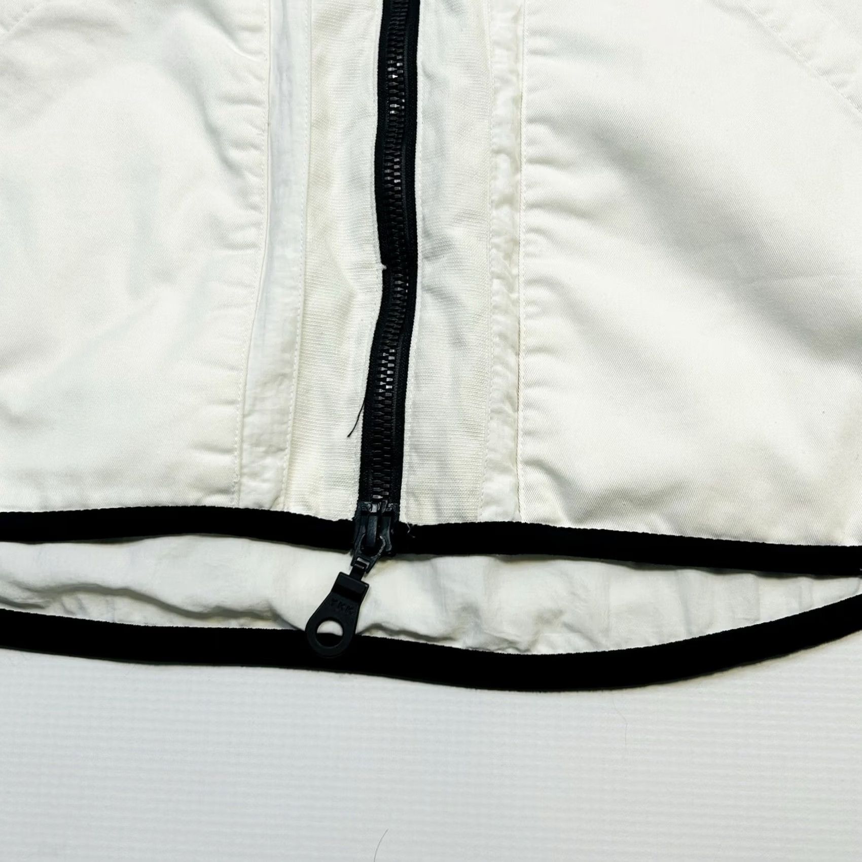Nike VINTAGE Nike Cargo Windrunner Jacket Mens S Black White RARE Size US S / EU 44-46 / 1 - 7 Thumbnail