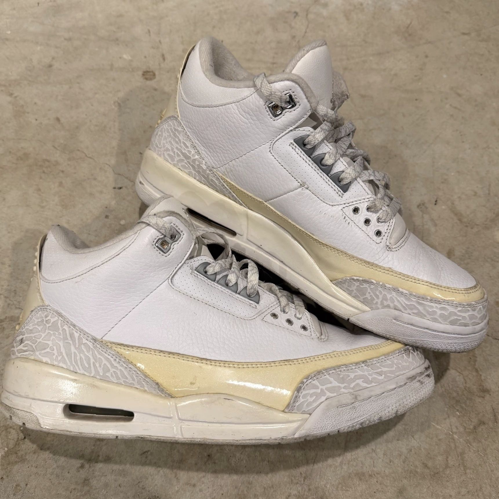 Jordan Brand VINTAGE Air Jordan 3 Retro Silver Anniversary Sneaker 11.5 Mens White/Metallic Silver Money Retro 2010 Size US 12 / EU 45 - 2 Thumbnail