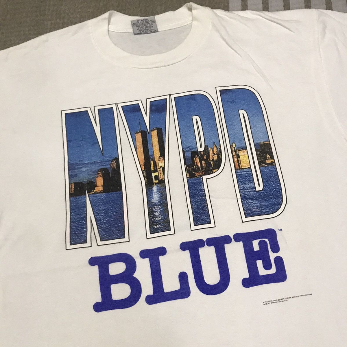 Vintage VINTAGE MOVIE NYPD BLUE 90s RARE TEE Size US XL / EU 56 / 4 - 2 Thumbnail