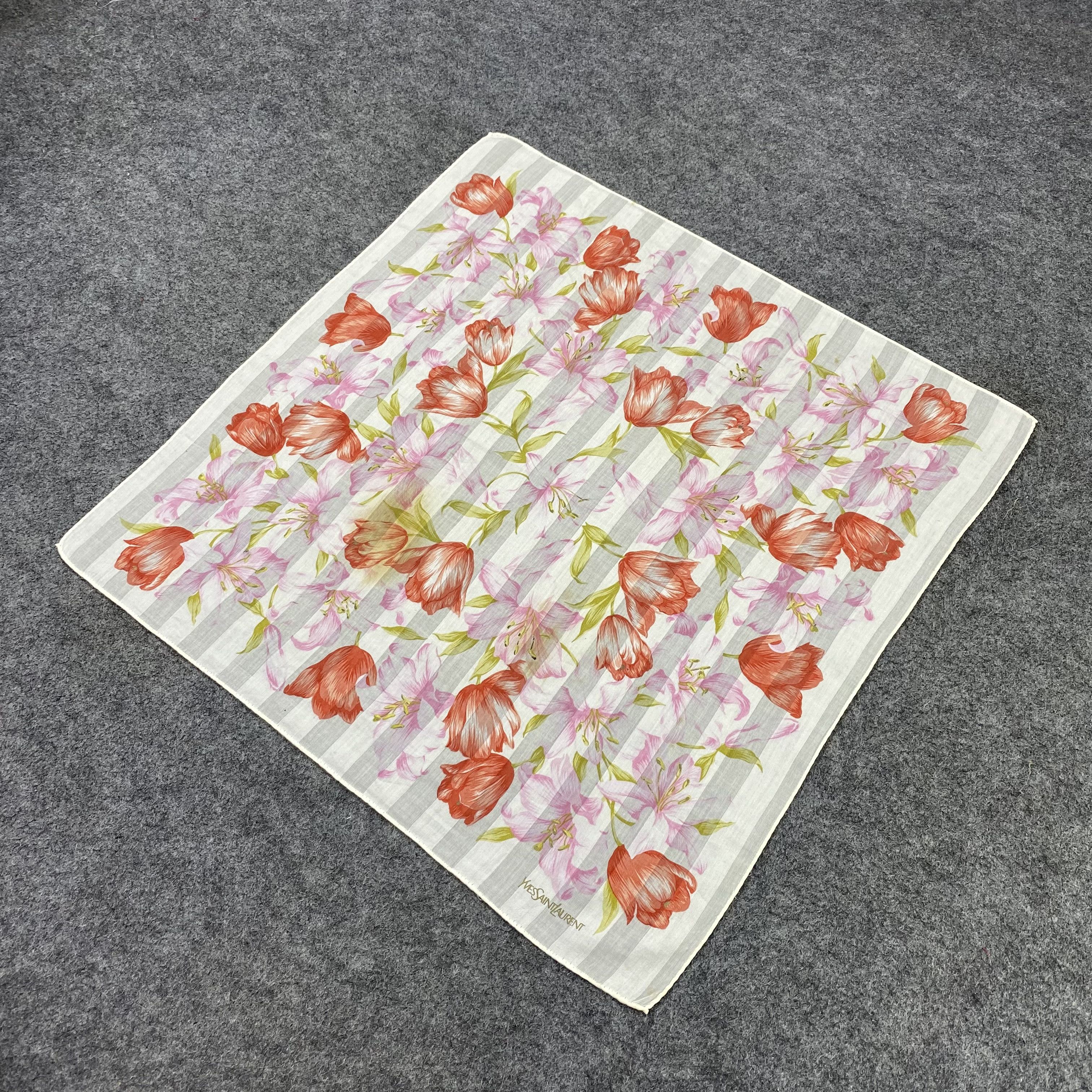 Yves Saint Laurent Yves Saint Laurent Handkerchief / Bandana /Neckerchief-B2121 Size ONE SIZE - 4 Thumbnail