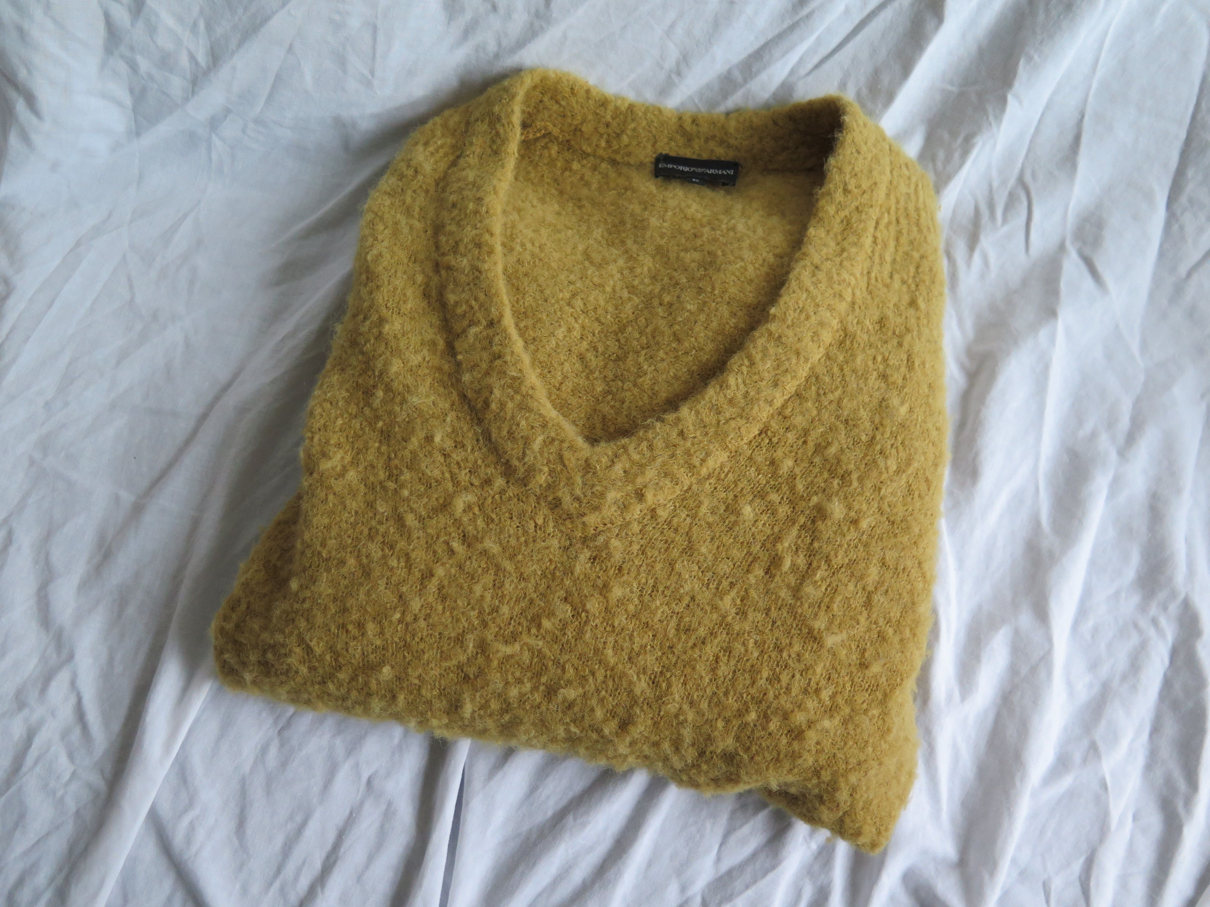 Giorgio Armani Armani Alpaca V-Neck sweater Size US M / EU 48-50 / 2 - 2 Thumbnail