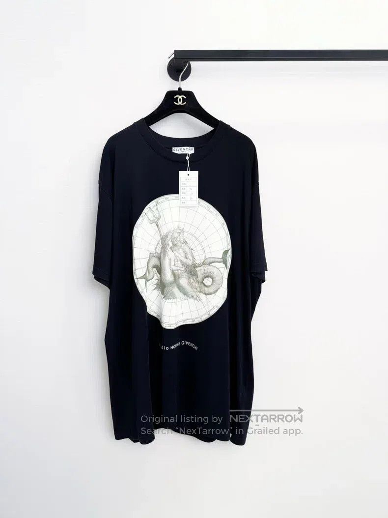 Givenchy Givenchy Graffiti Short Sleeve Size L Size US L / EU 52-54 / 3 - 1 Thumbnail