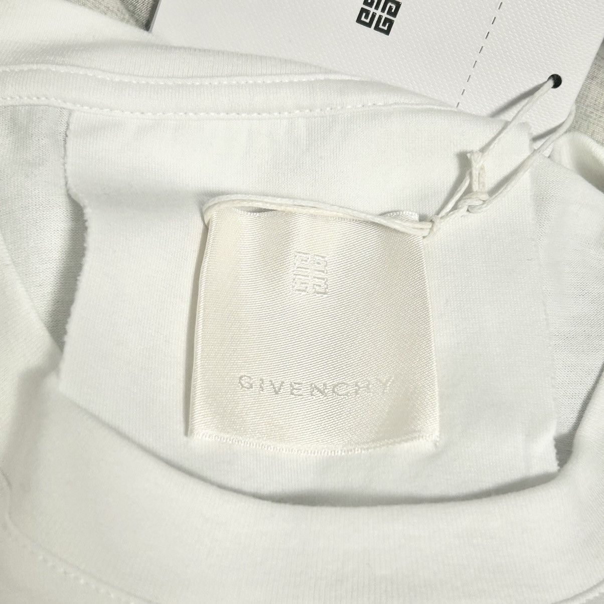 Givenchy New Givenchy Logo White T-shirt Size XL Size US XL / EU 56 / 4 - 3 Thumbnail
