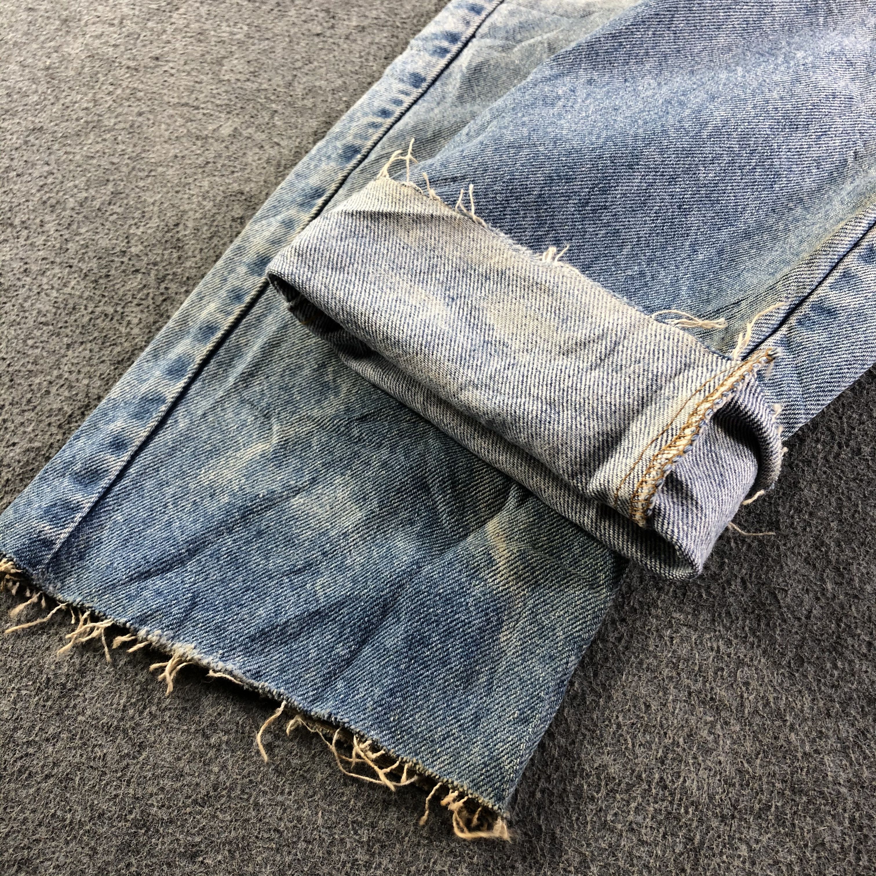 Levi's 90s Vintage Light Wash Levis 510 Jeans-J3933 Size US 28 / EU 44 - 7 Thumbnail