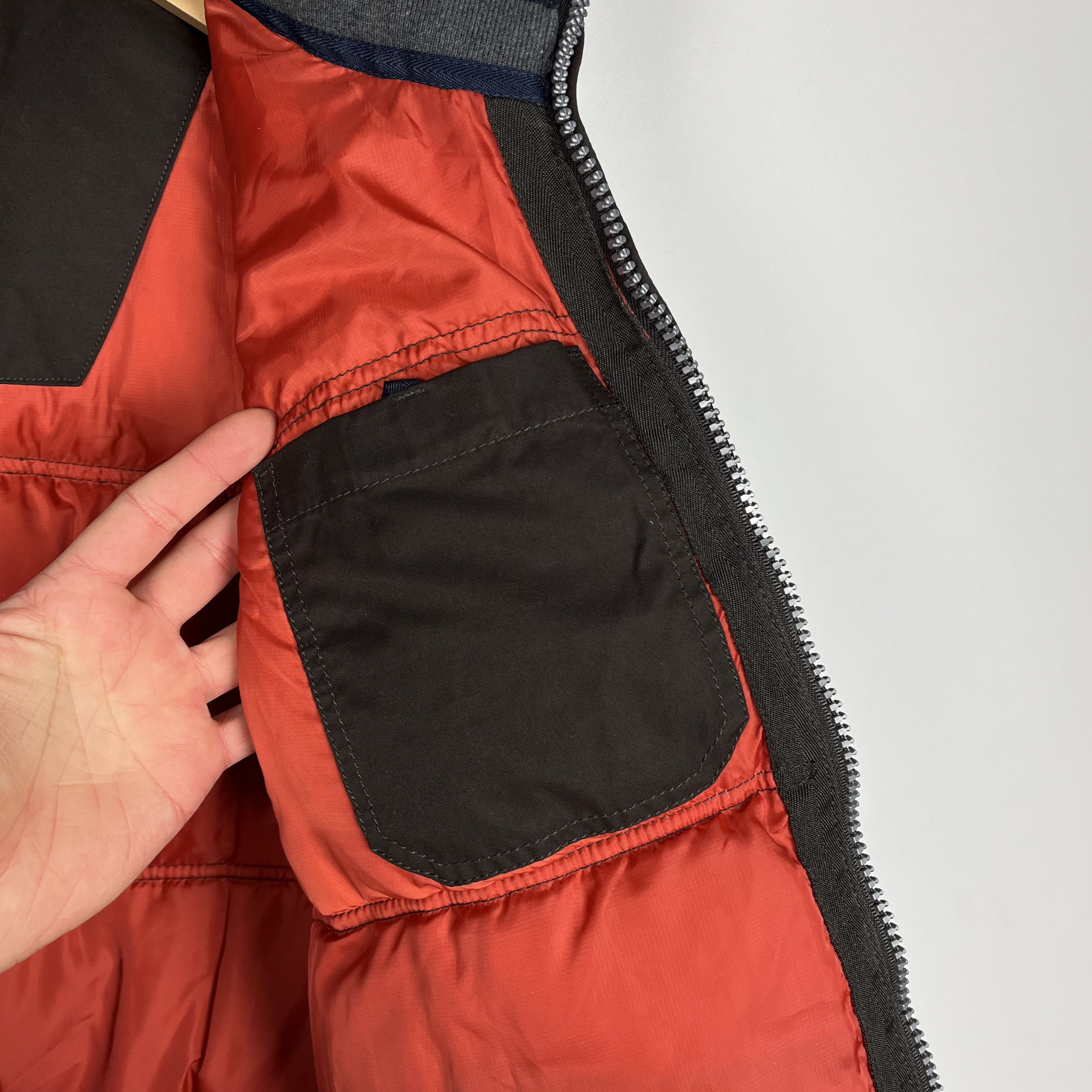 Napapijri Vintage Napapijri Brown Full Zip Down Gilet Jacket Size US M / EU 48-50 / 2 - 13 Thumbnail