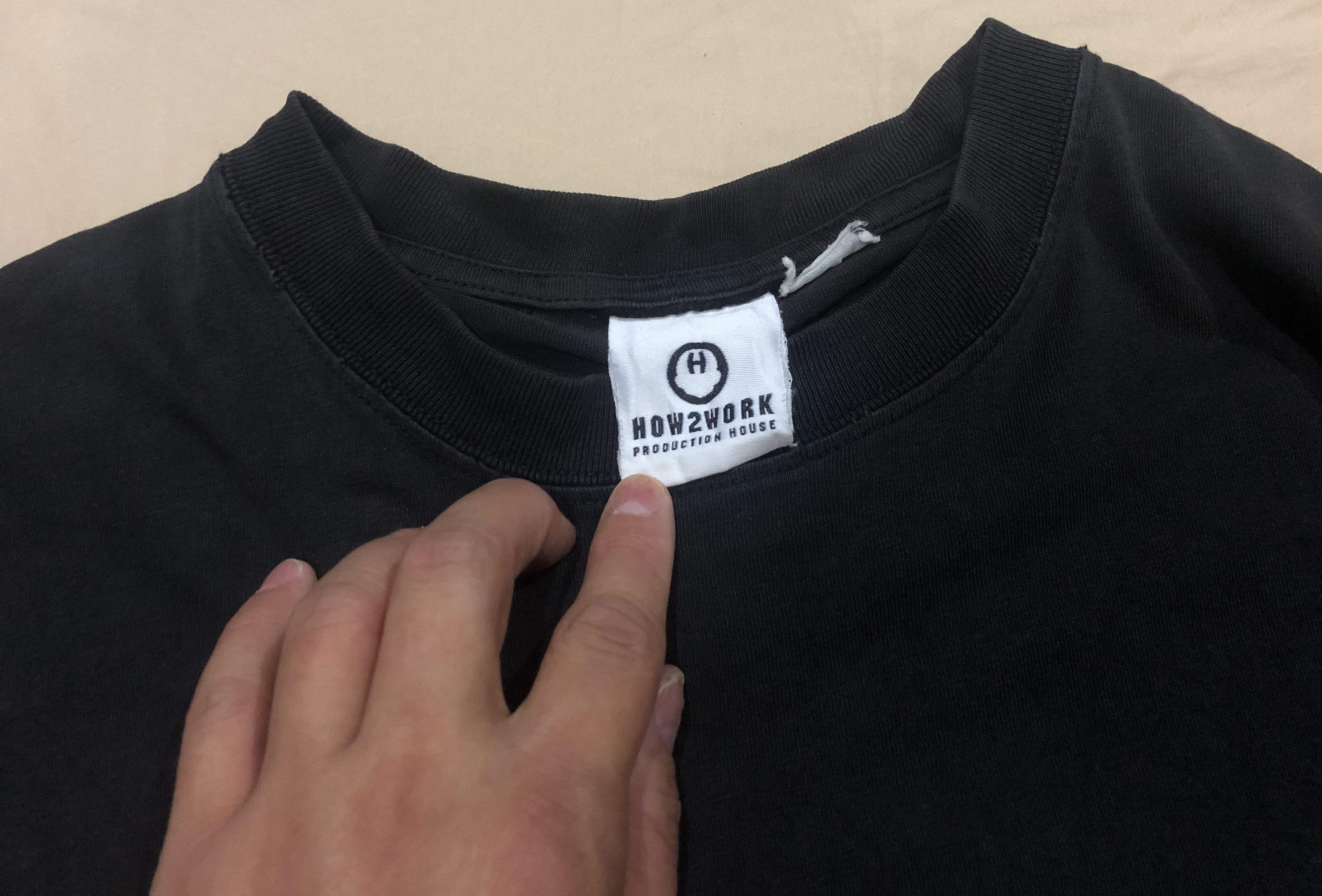 Art Comes First Limited Edition How2work black Peyo Smurf tshirt Size US M / EU 48-50 / 2 - 3 Thumbnail
