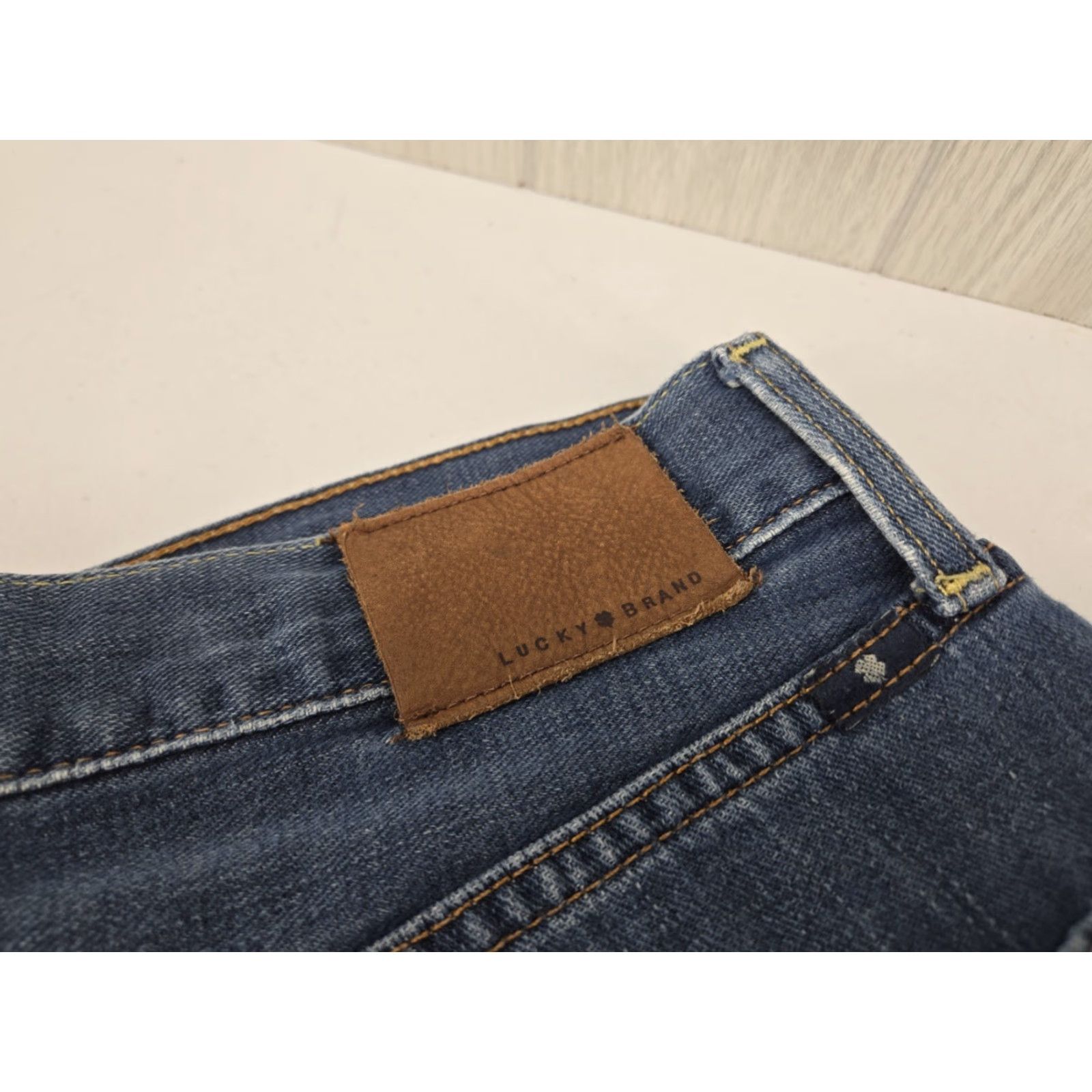 Lucky Brand Lucky Brand 221 Original Straight Medium Wash Blue Denim Jeans Men’s 38 X 34 Size US 38 / EU 54 - 4 Thumbnail