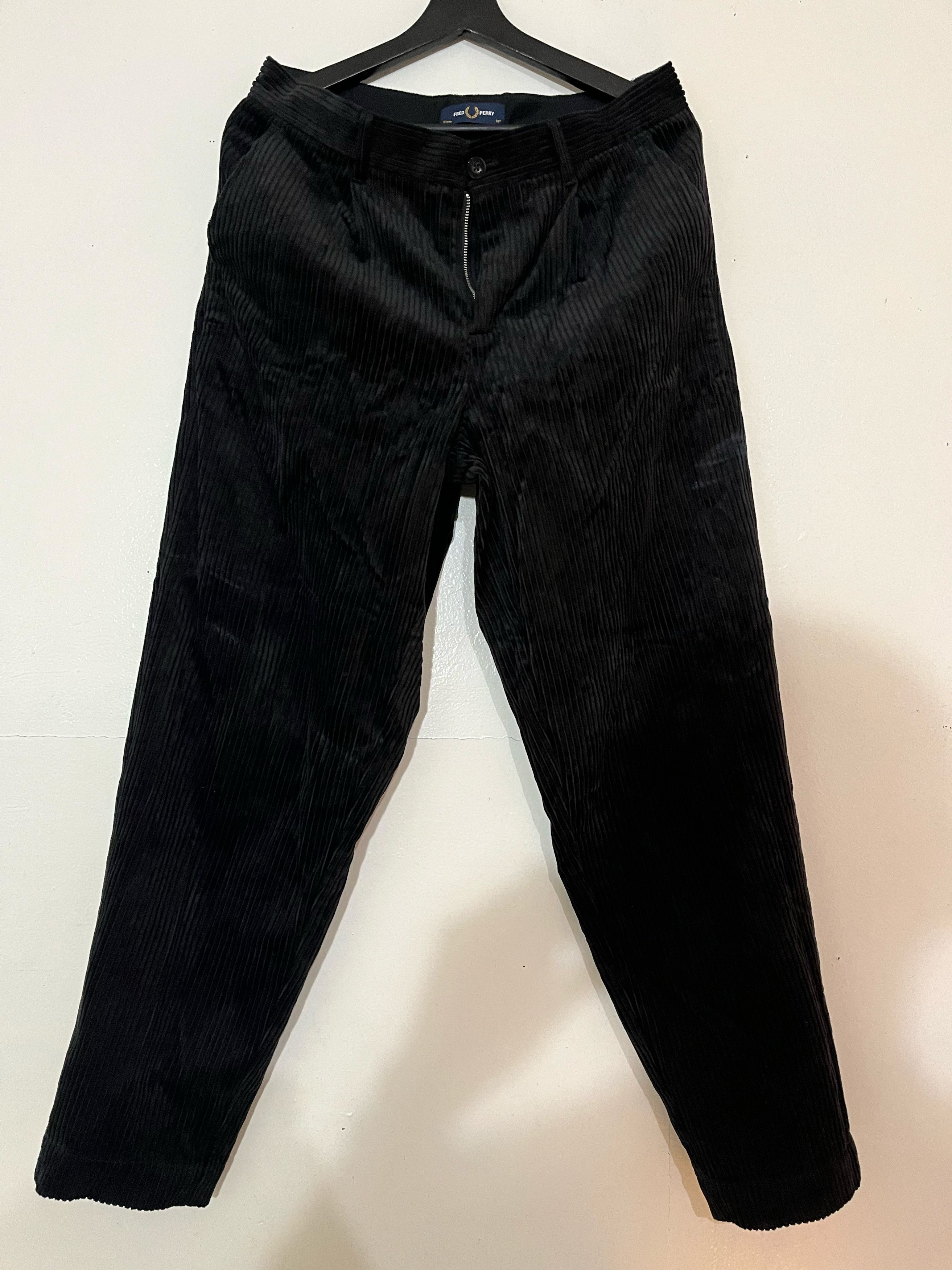 Fred Perry Fred Perry Cropped Corduroy Trousers - Black Size US 32 / EU 48 - 1 Thumbnail