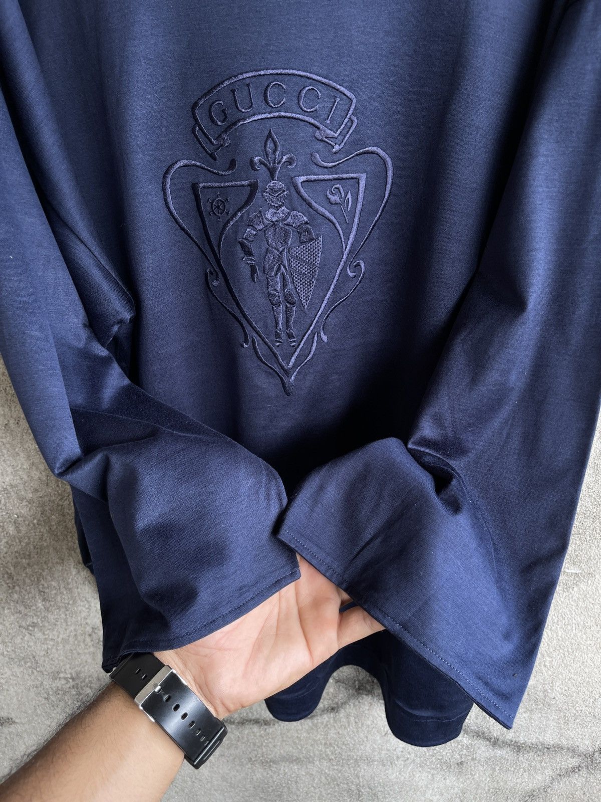 Gucci A/W’25🔥GUCCI🔥Embroidered Crest Logo 3Quartes Tshirt Size S / US 4 / IT 40 - 5 Thumbnail