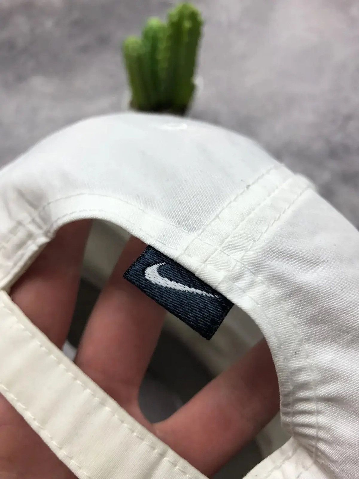Nike NIKE Vintage 2000s Mini Metal Swoosh Streetwear White Cap Size ONE SIZE - 6 Thumbnail