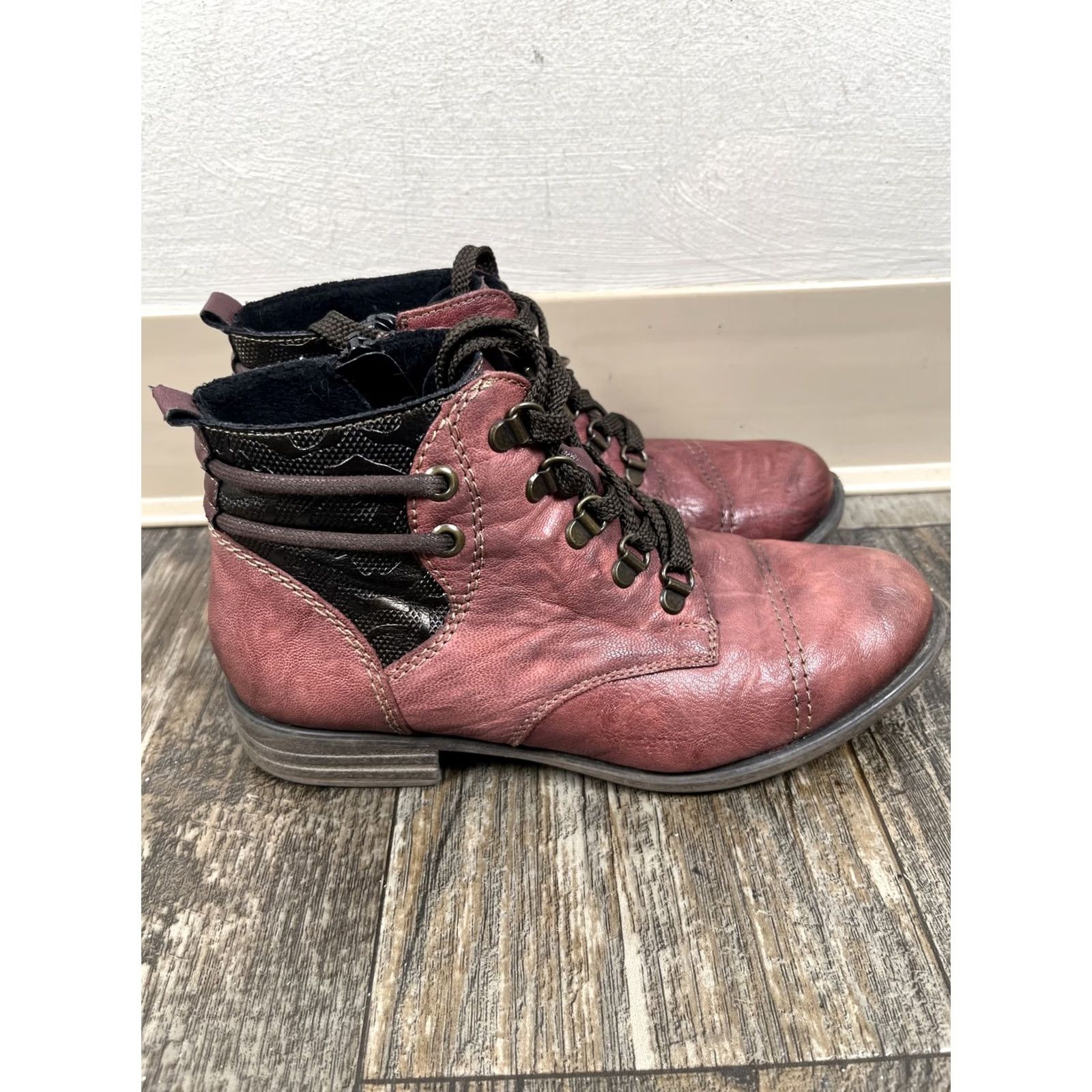Vintage Remonte Ankle Boots Women’s 5.5 (36) Red Leather Side Zip Block Heel Retro Style Boots Mens? Size US 6 / IT 36 - 2 Thumbnail
