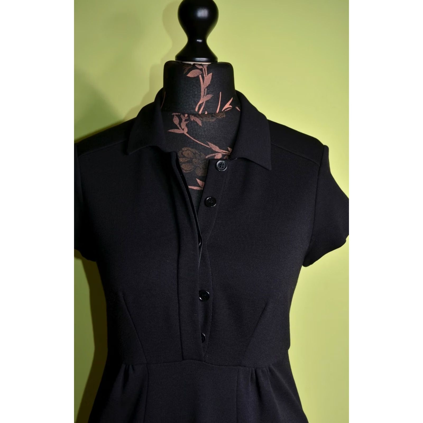 Diane von Furstenberg Diane von Furstenberg Black Dress Size 8 Women Pencil Dress Midi Wool Nylon Short Sleeve Button Adult Regular Color Black Size M / US 6-8 / IT 42-44 - 2 Thumbnail
