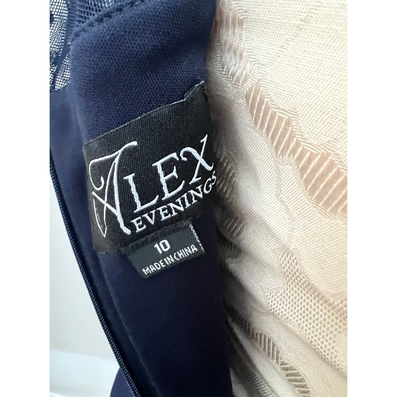 Alex Evenings Alex Evenings NWT Sheath Dress Embellished Illusion Size 10 Size L / US 10 / IT 46 - 6 Thumbnail